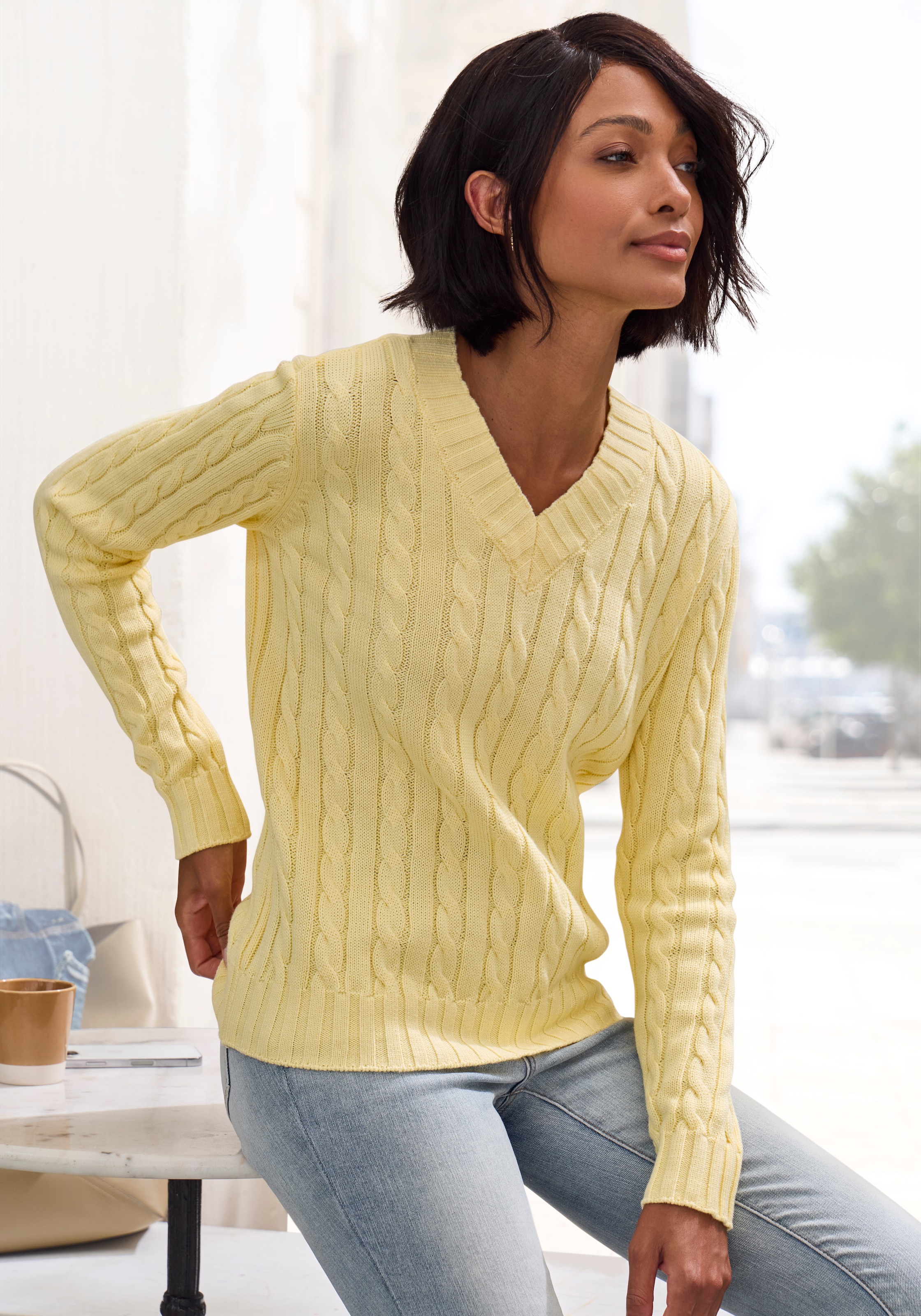 LASCANA V-Ausschnitt-Pullover mit Zopfstrickmuster