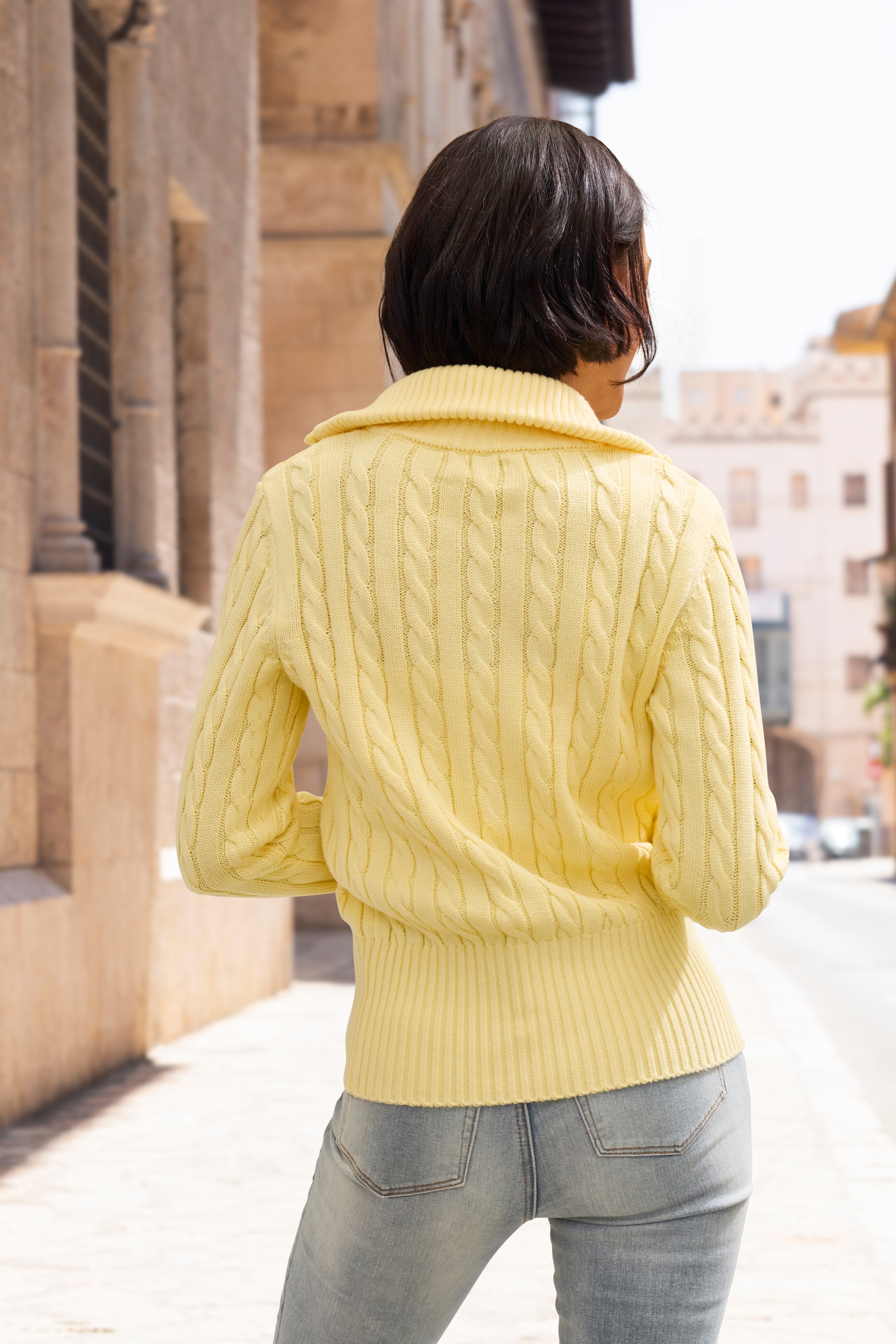 LASCANA Strickjacke mit Zopfstrickmuster, gemütlicher Cardigan mit Reißverschluss