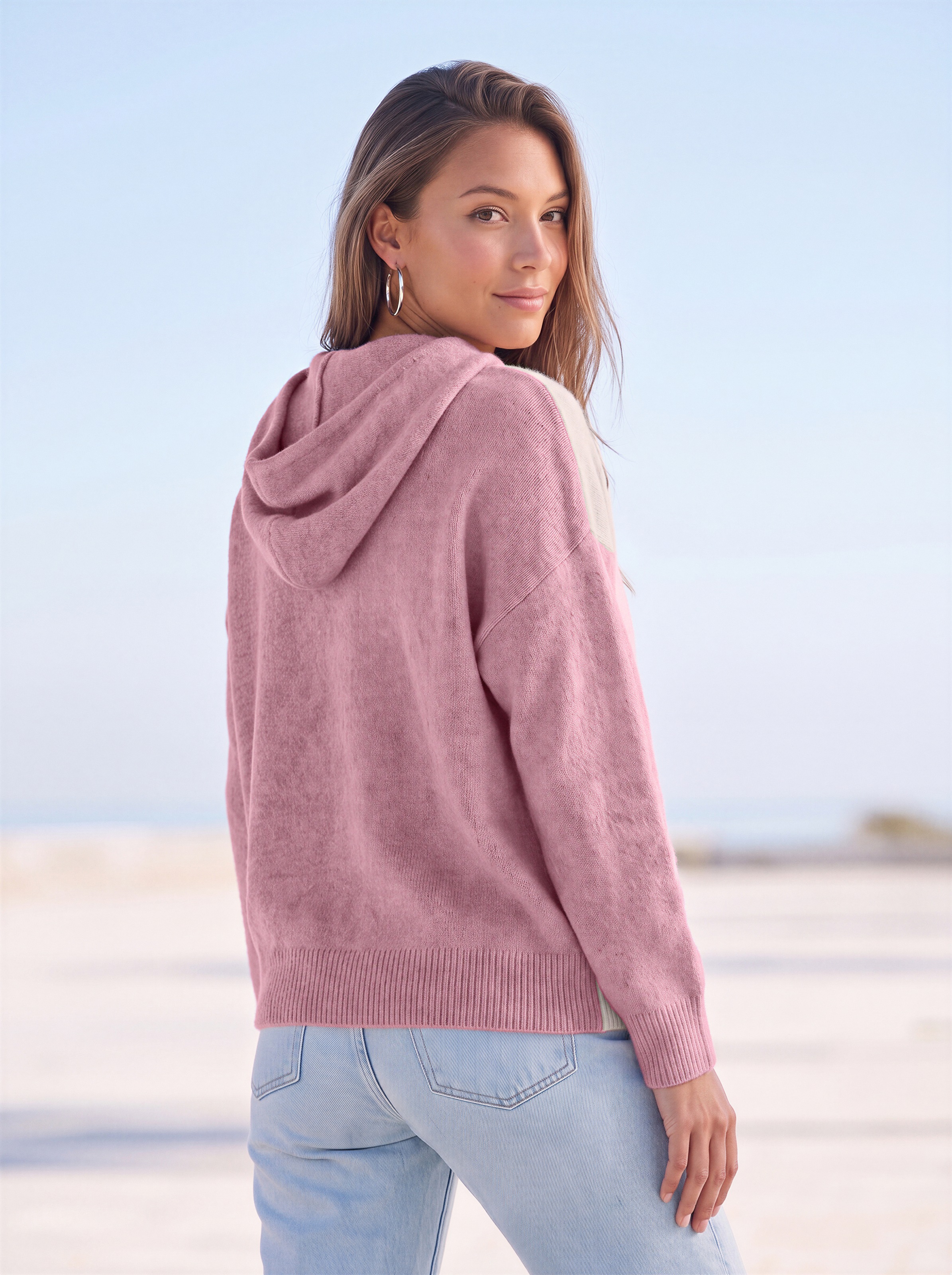 Vivance Kapuzenpullover »in lässiger Colorblock-Optik aus softer Strickware« Pullover mit Kapuze, Kuschelpullover, locker und kaschierender Schnitt