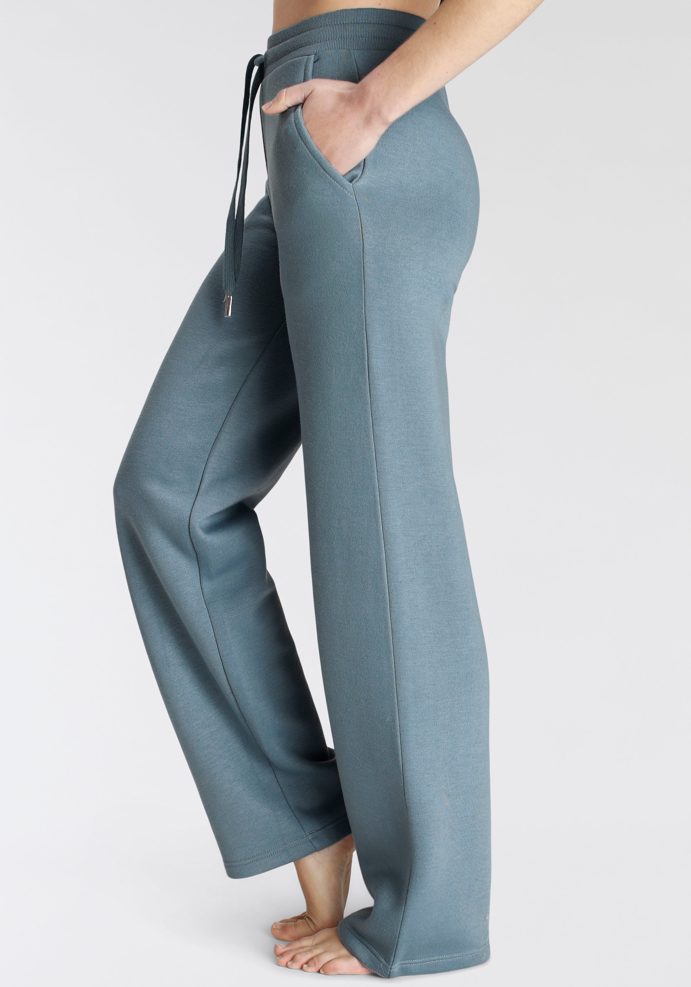 Vivance Relaxhose, mit weitem Bein und aus ultraweicher Sweatqualität, Loungewear
