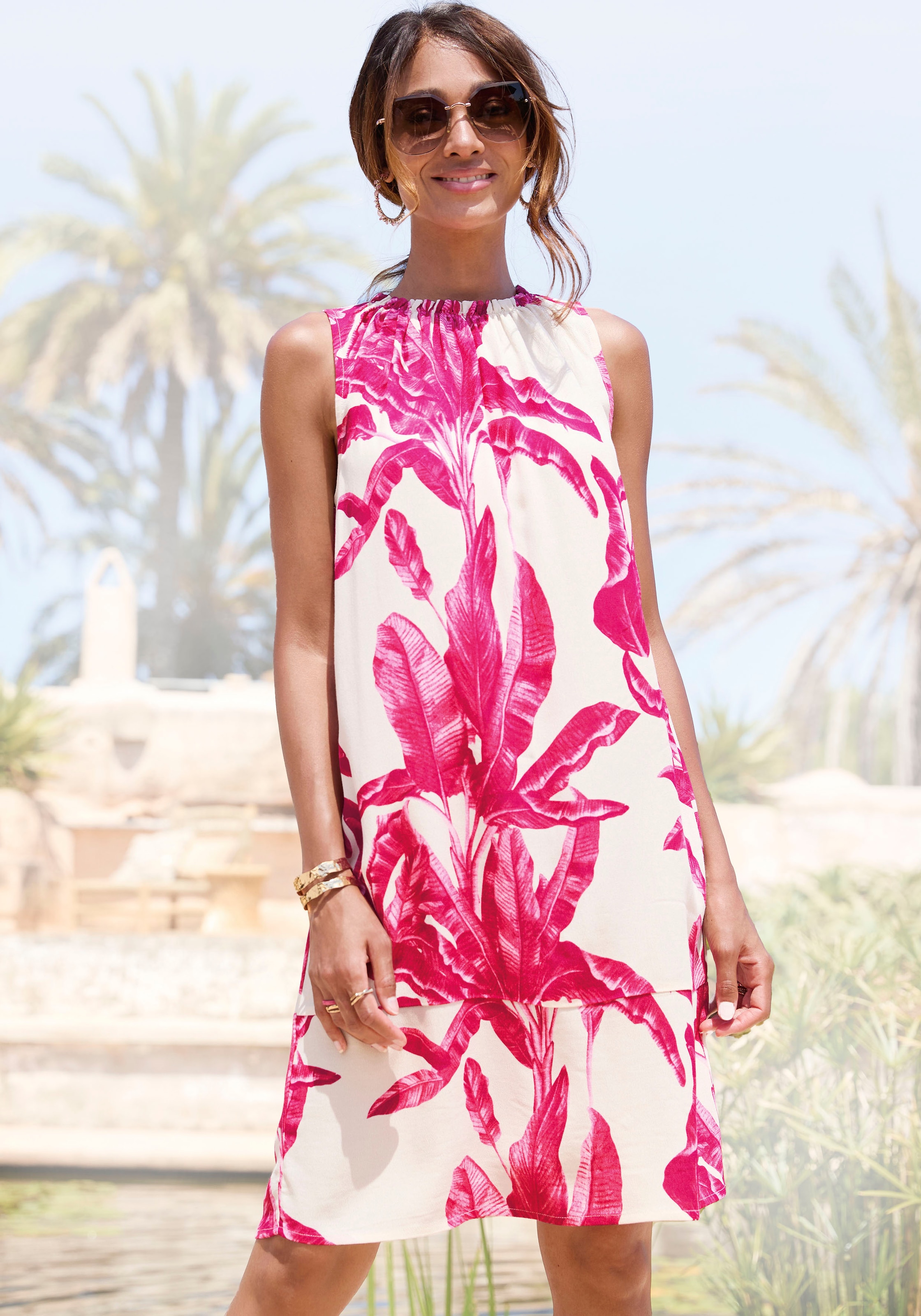 LASCANA Druckkleid »mit sommerlichem Allover-Print aus Webware« Ohne Taschen modisches Sommerkleid, lockere Strandkleid, Kleid in lockerer Form
