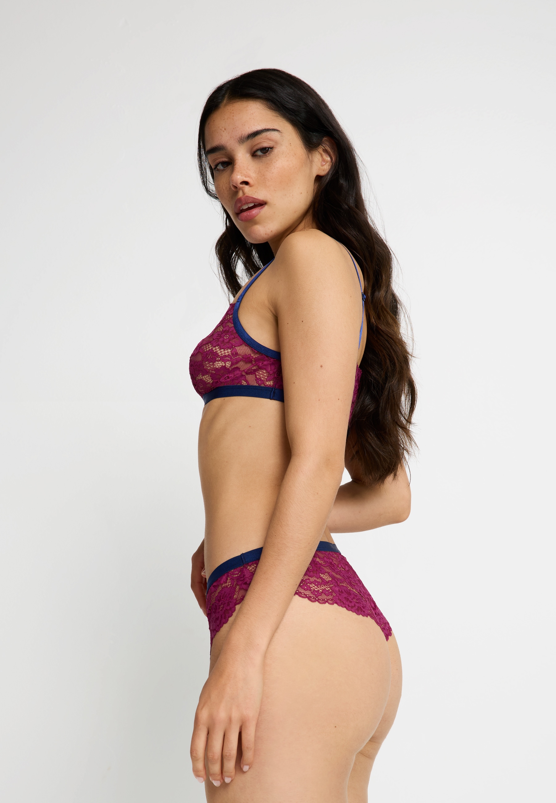 LSCN by LASCANA Brasilslip, (1 St.), mit glänzendem Bündchen