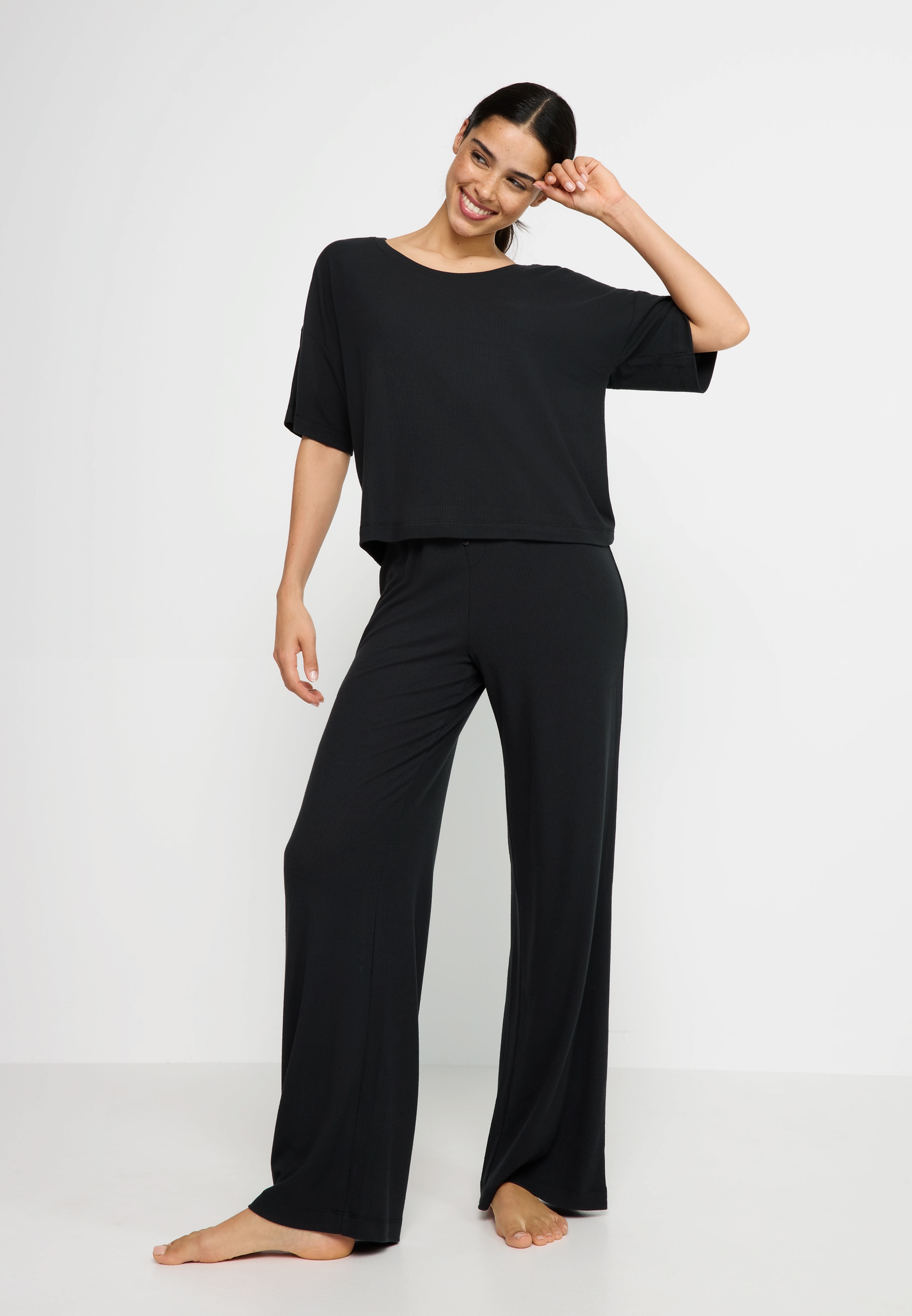 LSCN by LASCANA Pyjama Set, 2 Stk. mit kleiner Zierknopfleiste an der Hose