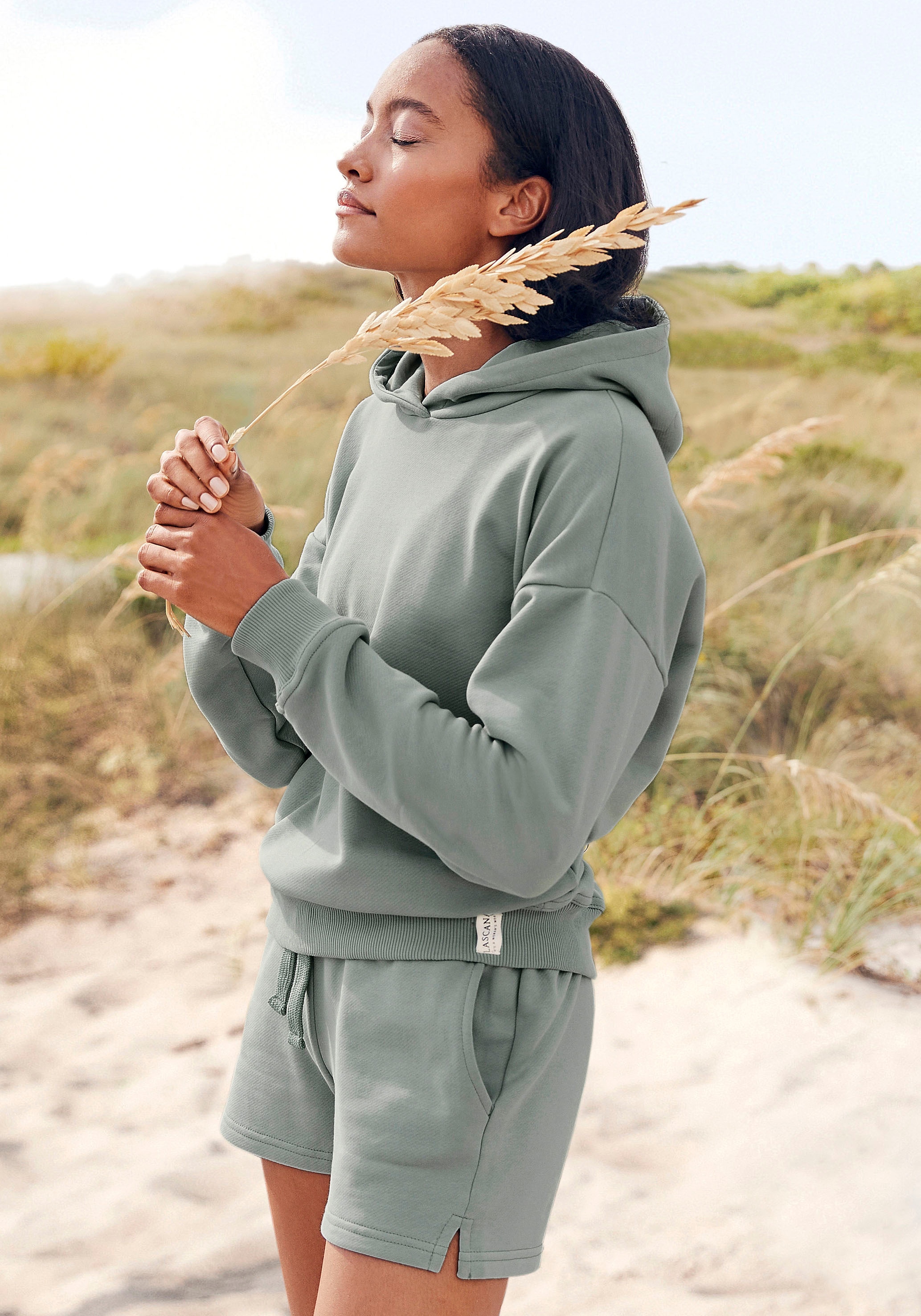 LASCANA Hoodie, aus organischer Baumwolle, Loungewear