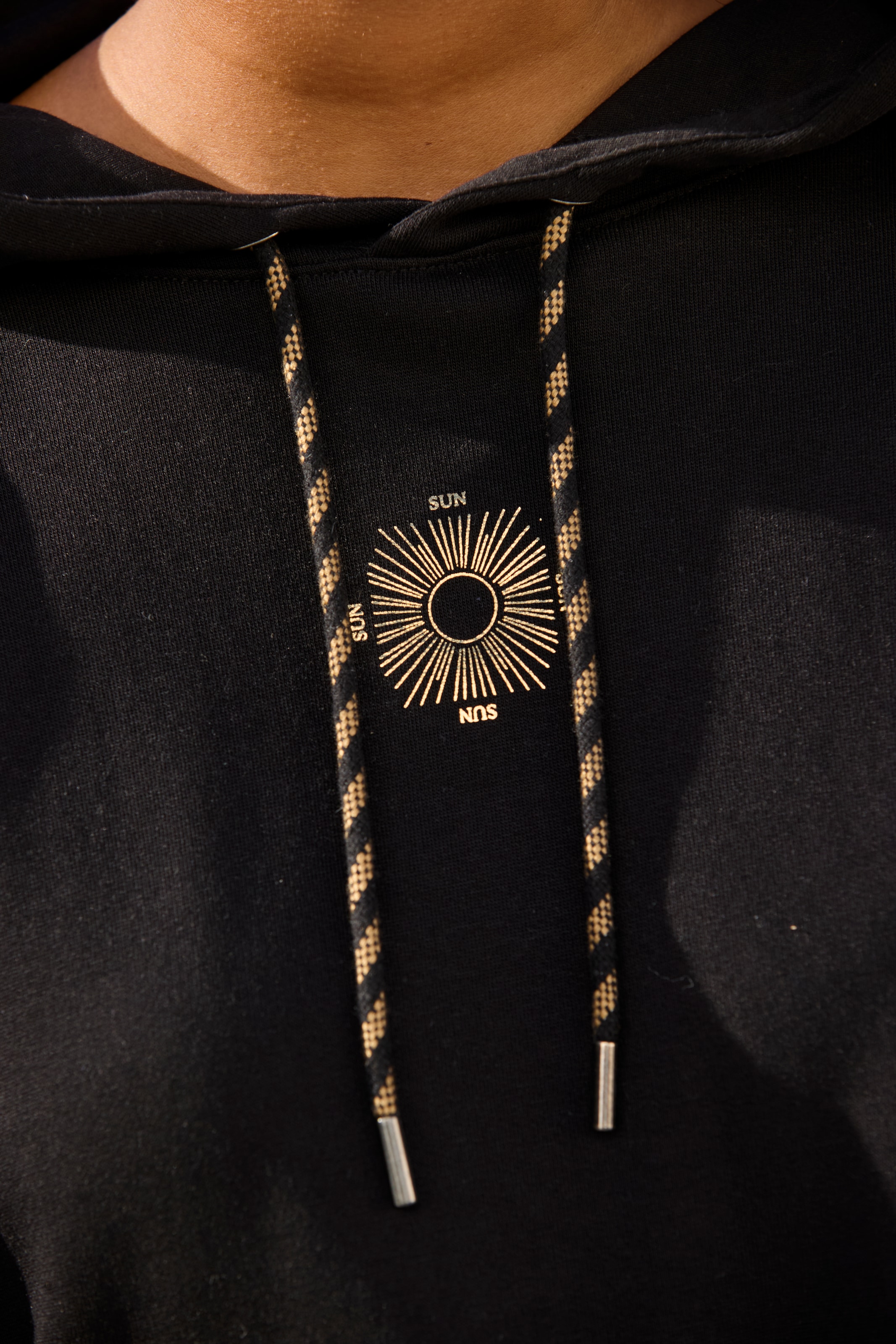 Buffalo Hoodie, Kapuzensweatshirt mit großem Rückenprint- mit Glanz-Effekt, Loungewear