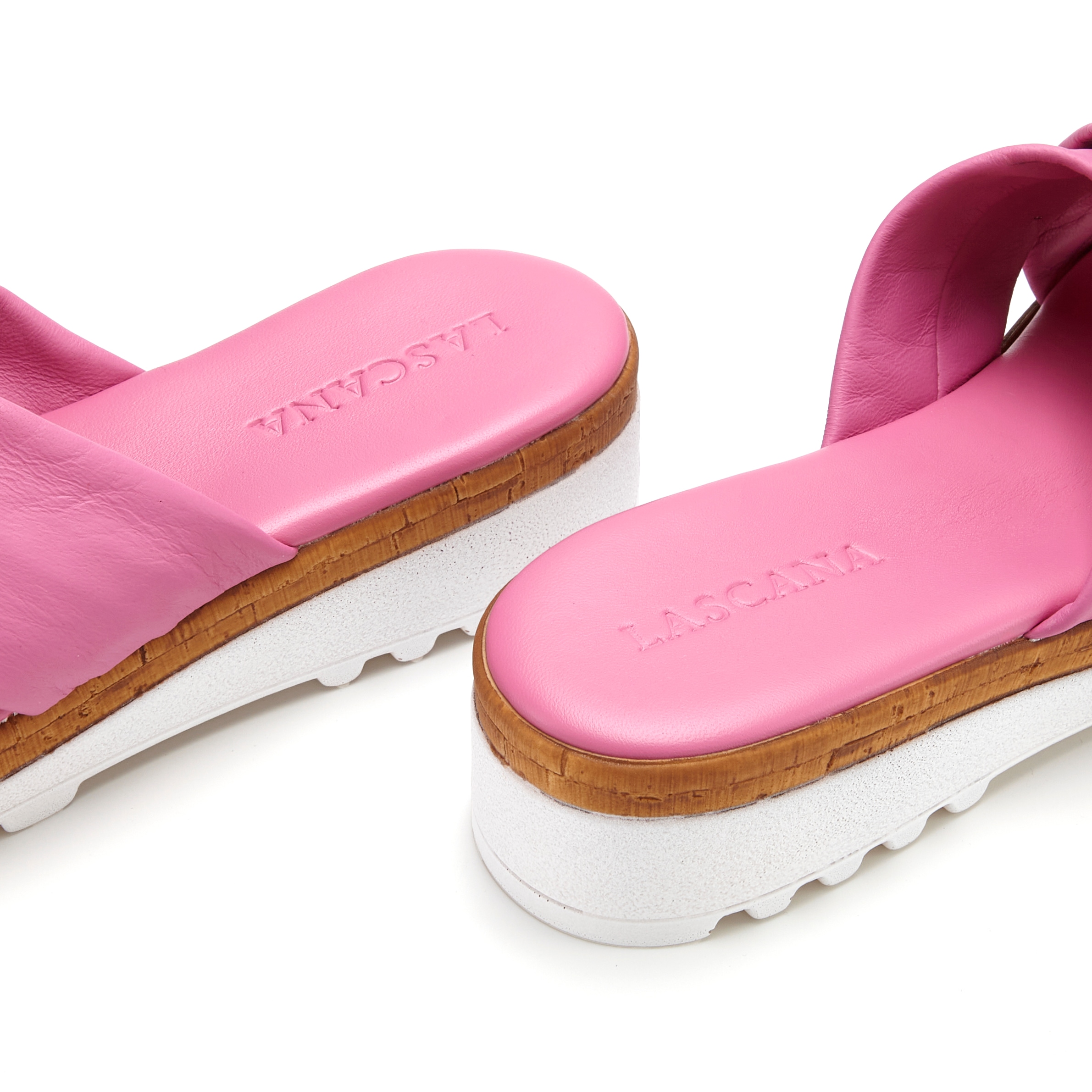 LASCANA Pantolette »Sandale, Sommerschuh, Mule, offener Schuh,«  aus Leder mit dezentem Keilabsatz