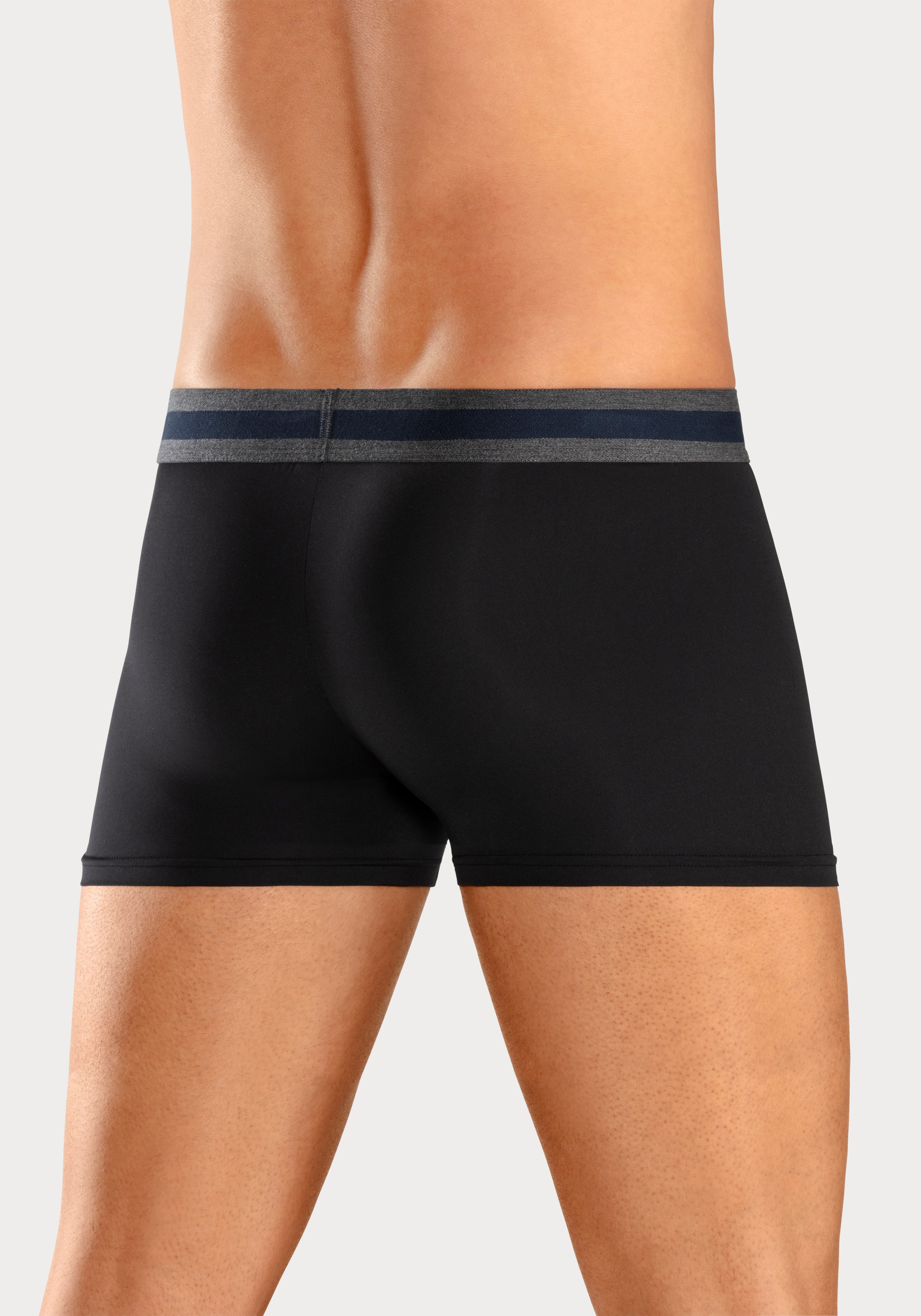 Bench. Boxer »Boxershorts für Herren«, (Packung, 4 St.), Unterhosen mit Overlock-Nähten vorn