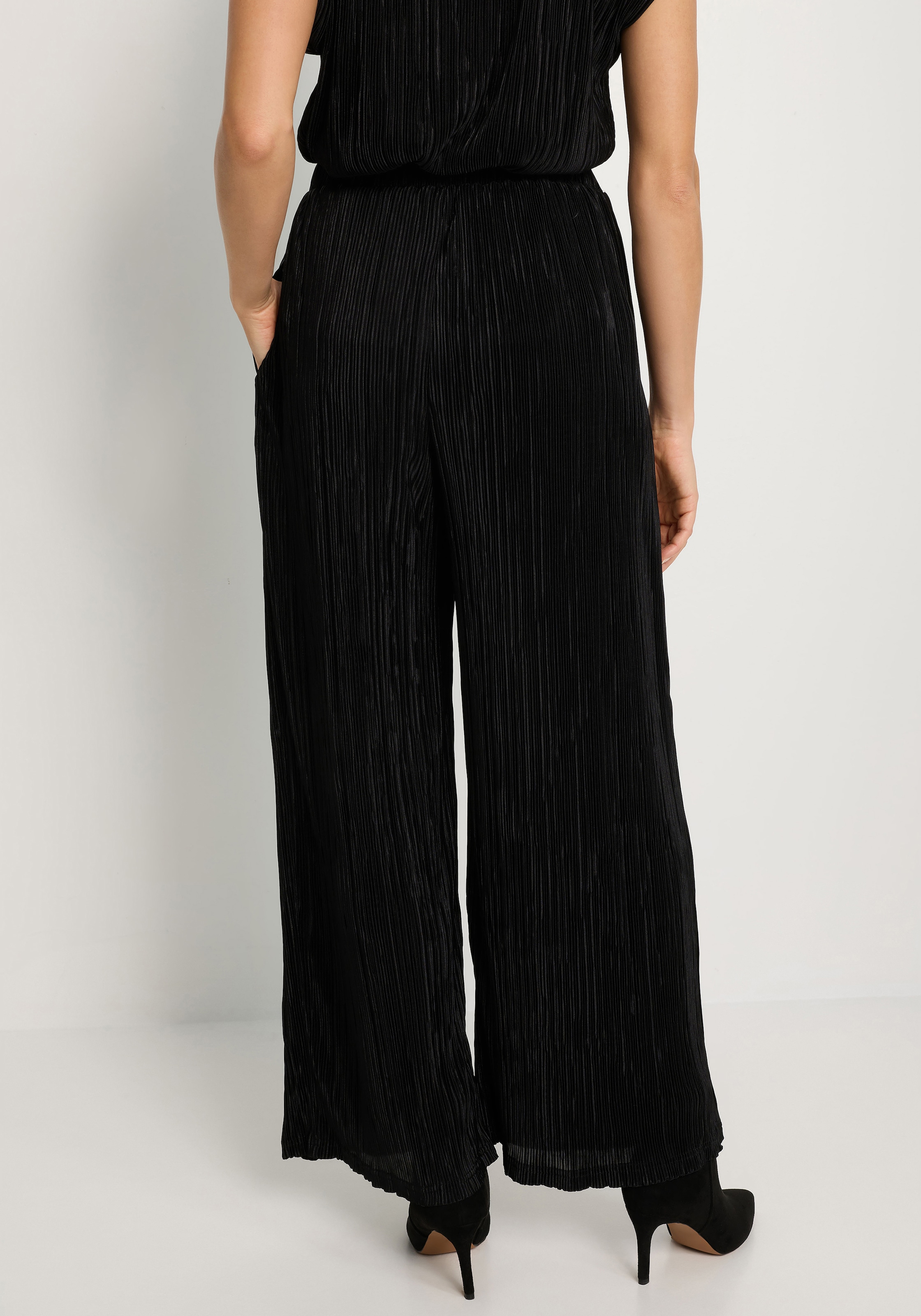 LASCANA Schlupfhose »mit Plisseefalten und weitem, luftigem Bein«  Elegante Schlupfhose, leicht plissierte Hose, modische Palazzohose