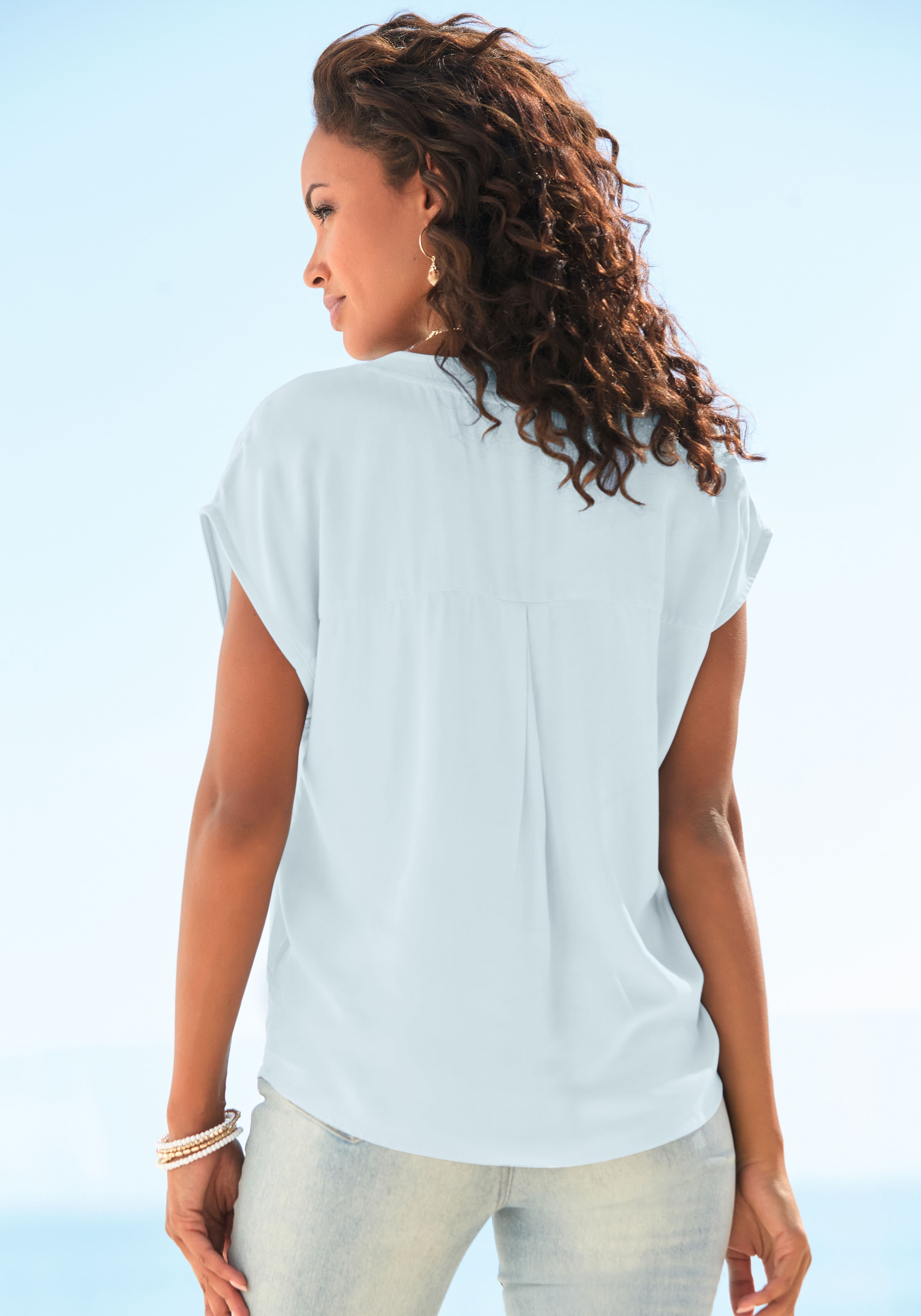 LASCANA Schlupfbluse mit modischen Knöpfen, luftige Kurzarmbluse, sommerlich