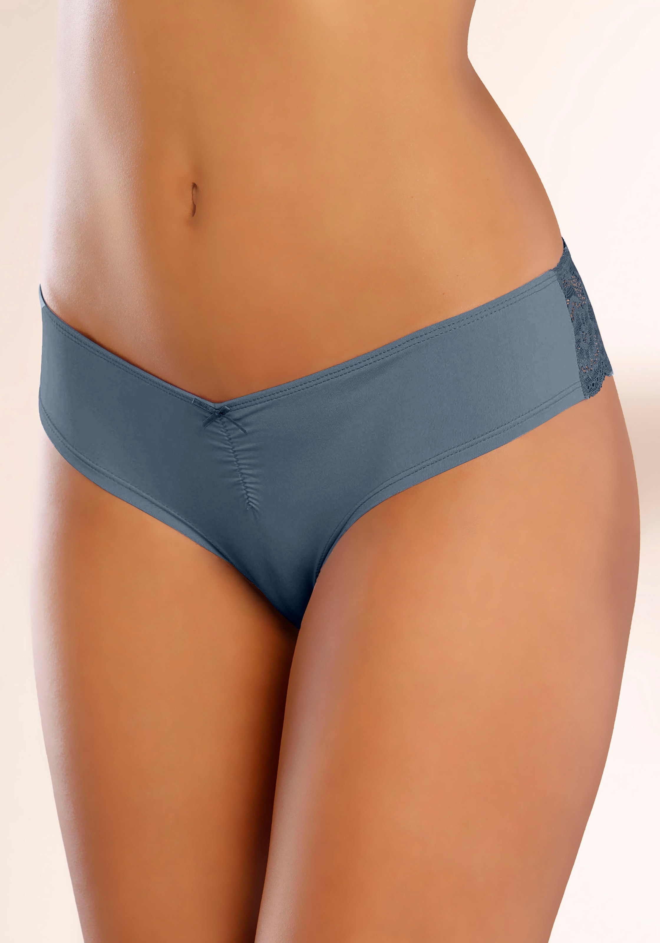 LASCANA Brasilslip mit schöner Spitze hinten