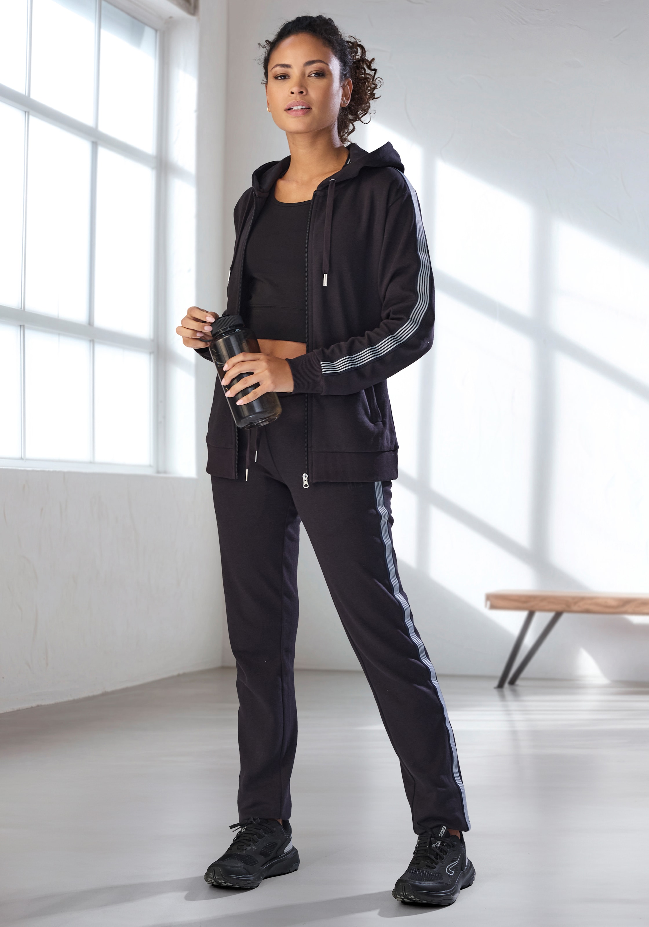 H.I.S Kapuzensweatjacke mit seitlichem Tapestreifen