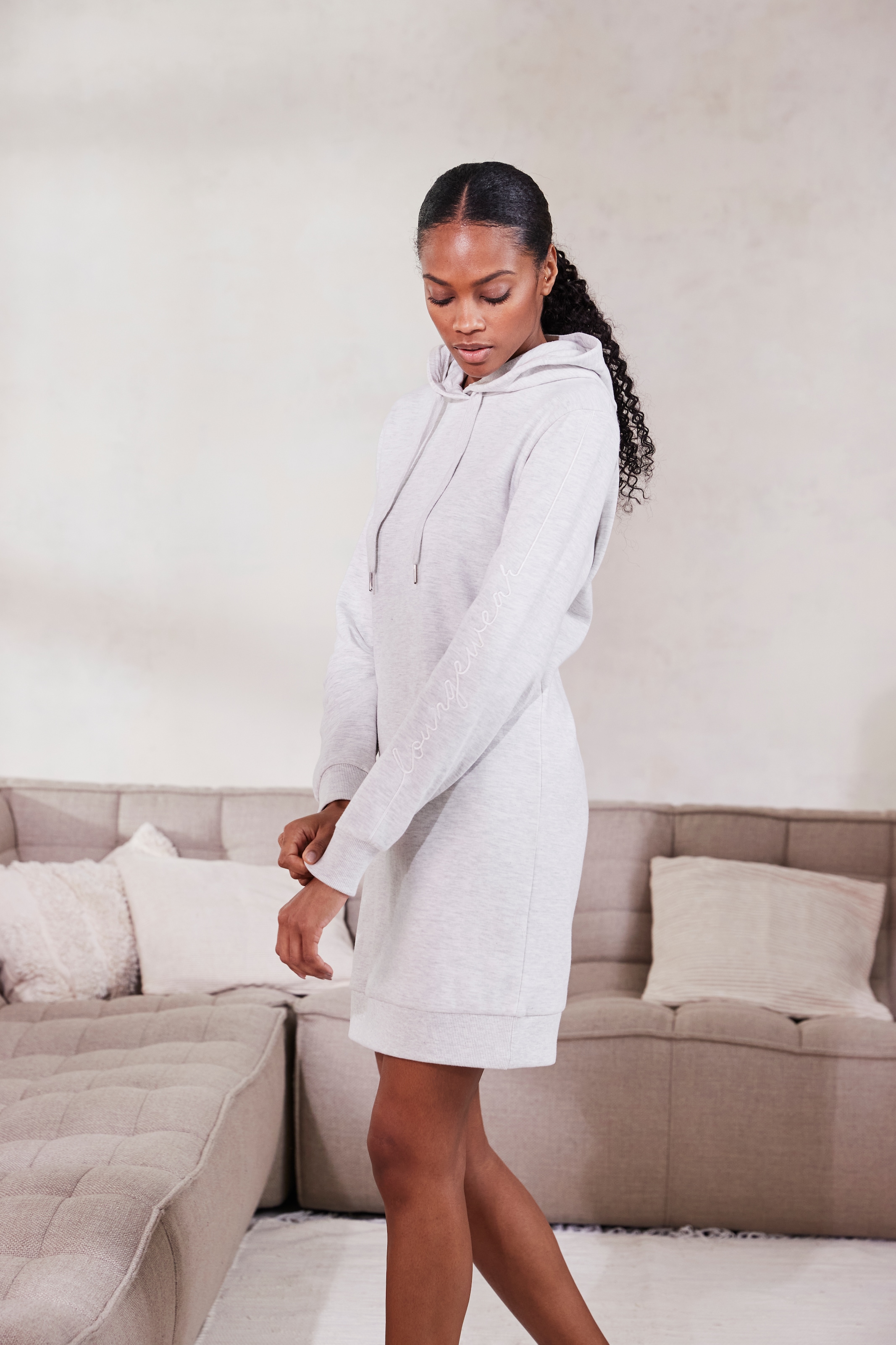 Vivance Sweatkleid, mit Loungewear Stickerei, Loungekleid