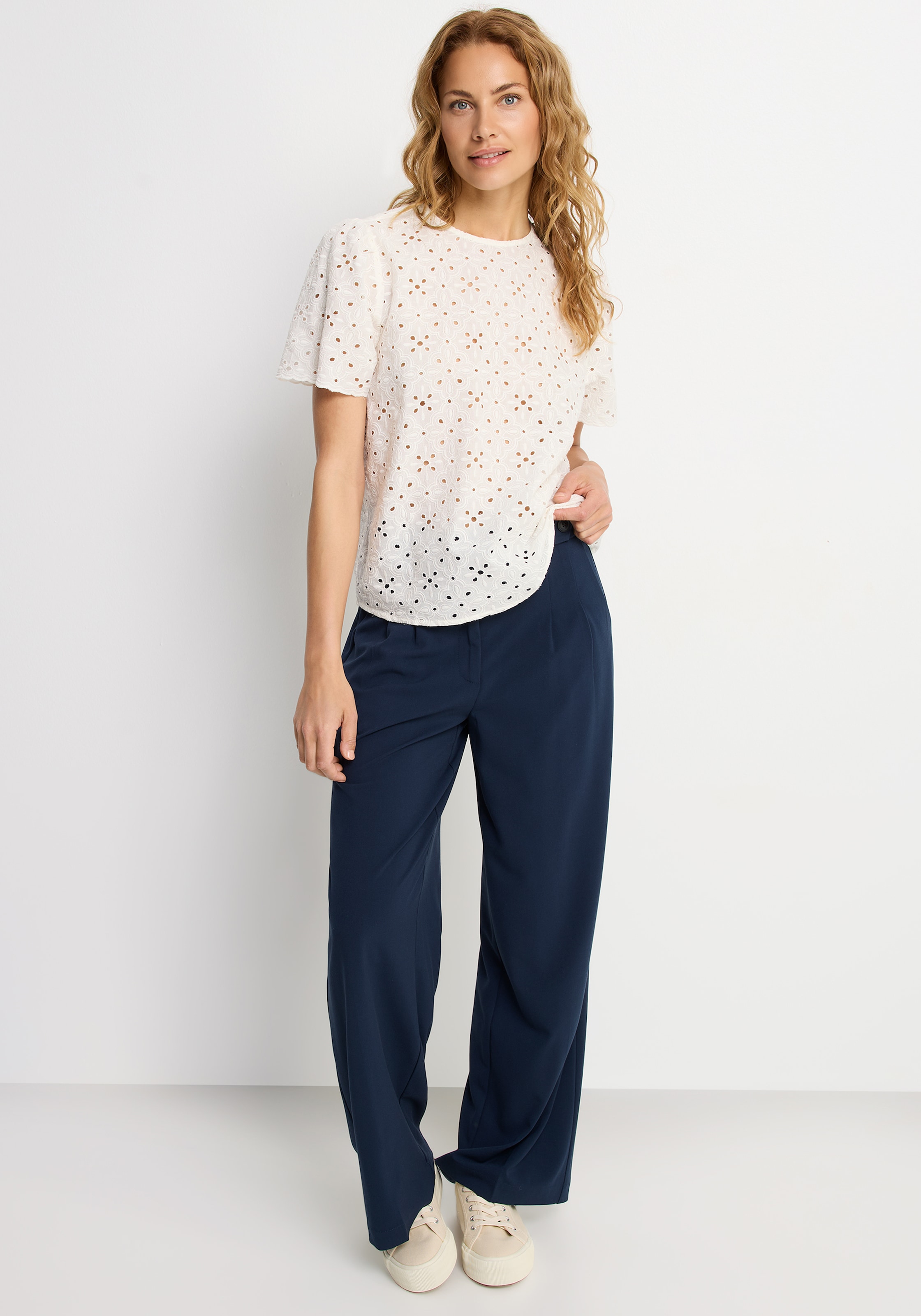 LASCANA Kurzarmbluse mit Lochstickerei, Damenbluse, casual-elegant
