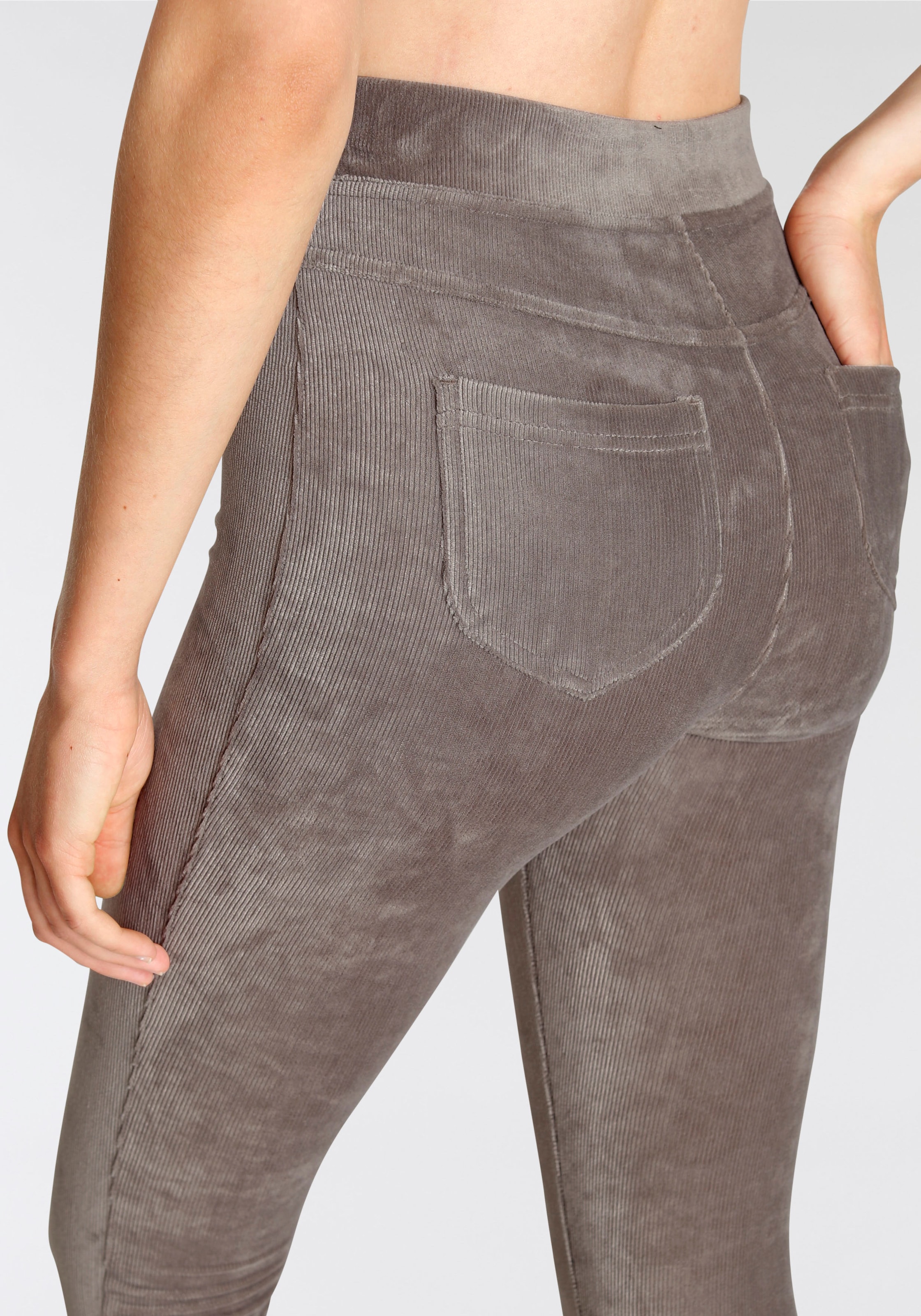 LASCANA Leggings, aus weichem Material in Cord-Optik, Loungewear