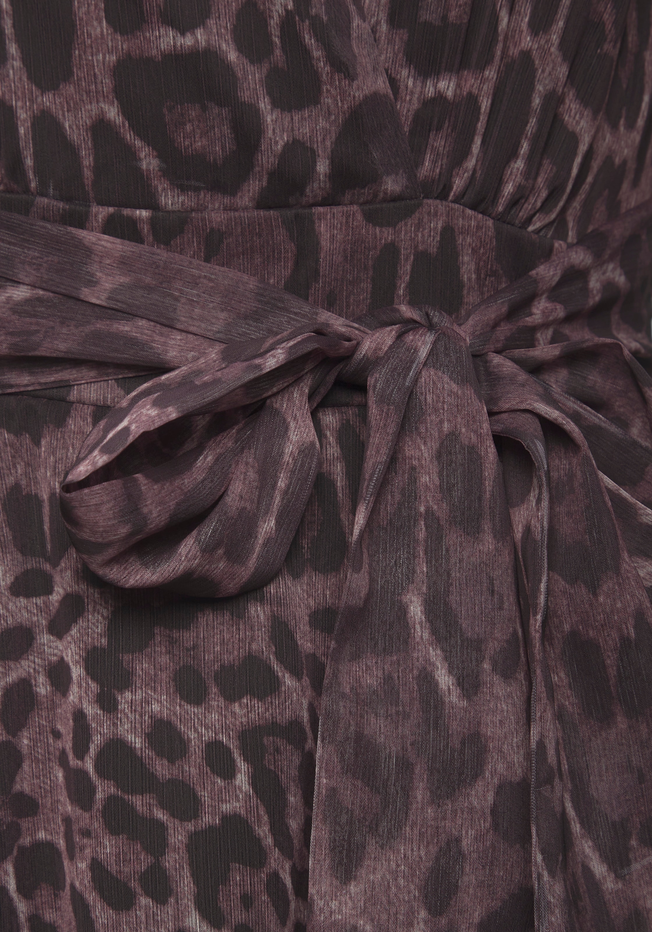 LASCANA Ohne Taschen mit fixiertem Bindeband, elegantes Sommerkleid mit Leomuster