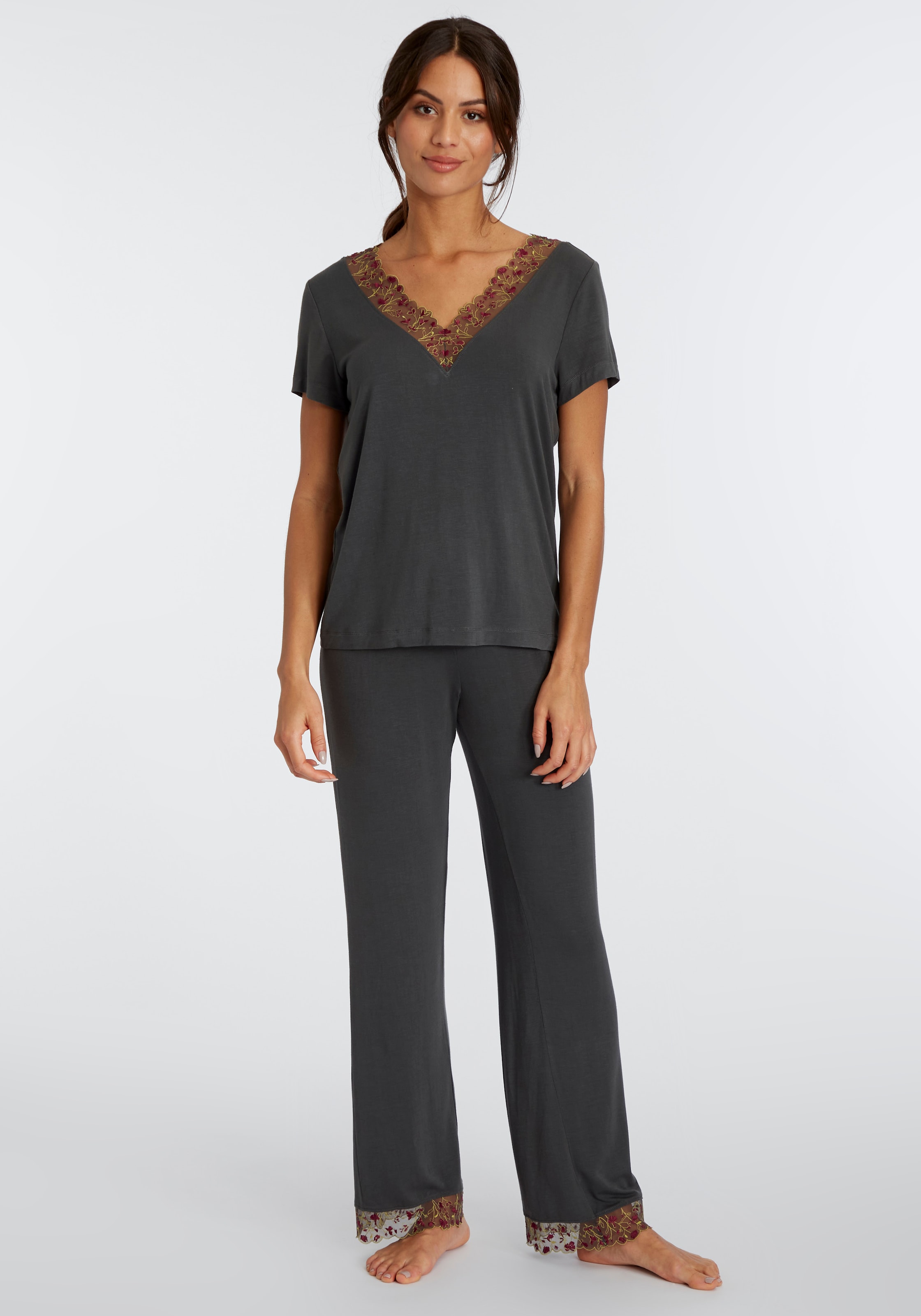 LASCANA Pyjama Set, 2 mit bunten Spitzendetails