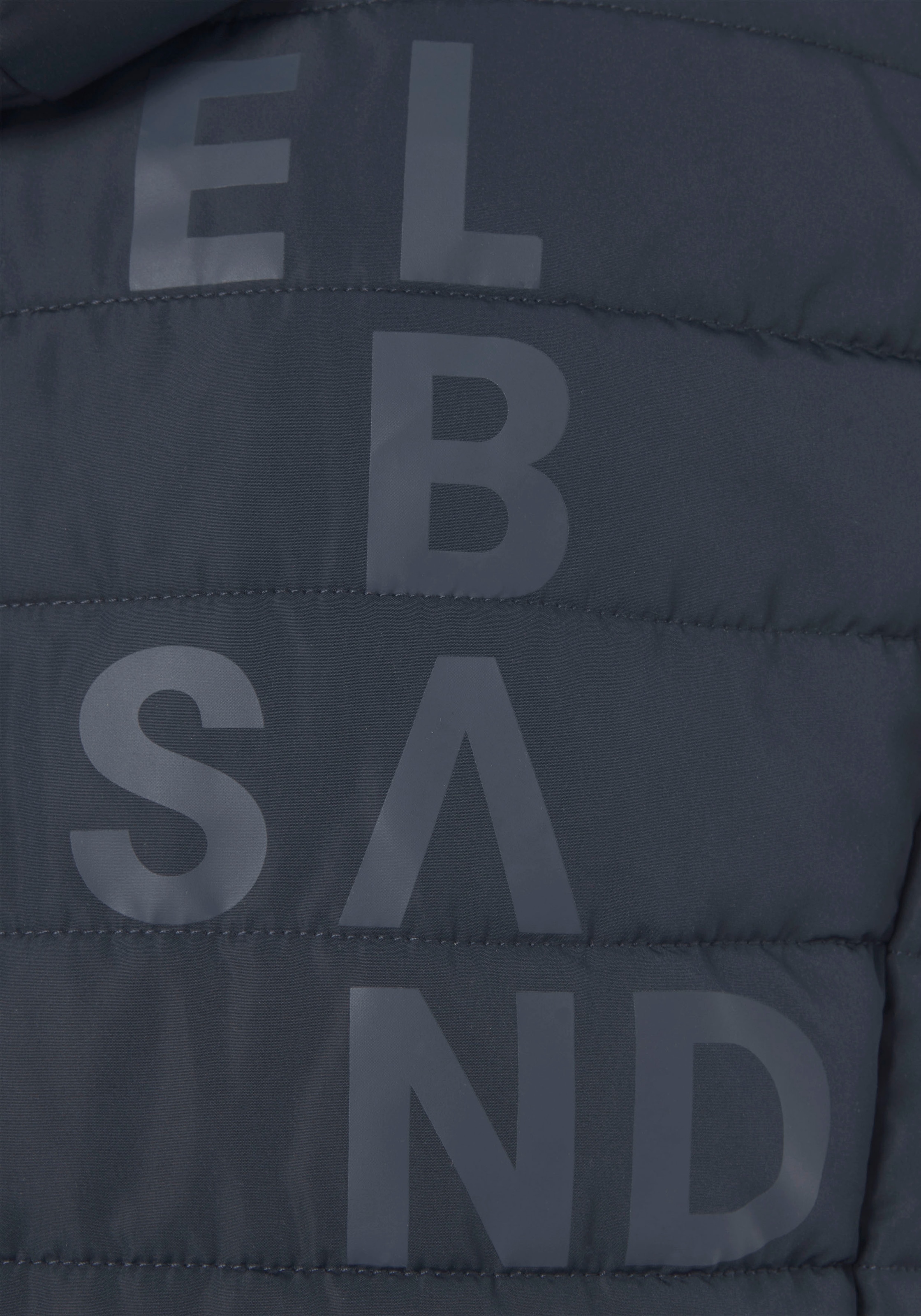 Elbsand Steppweste, Mit abnehmbarer Kapuze