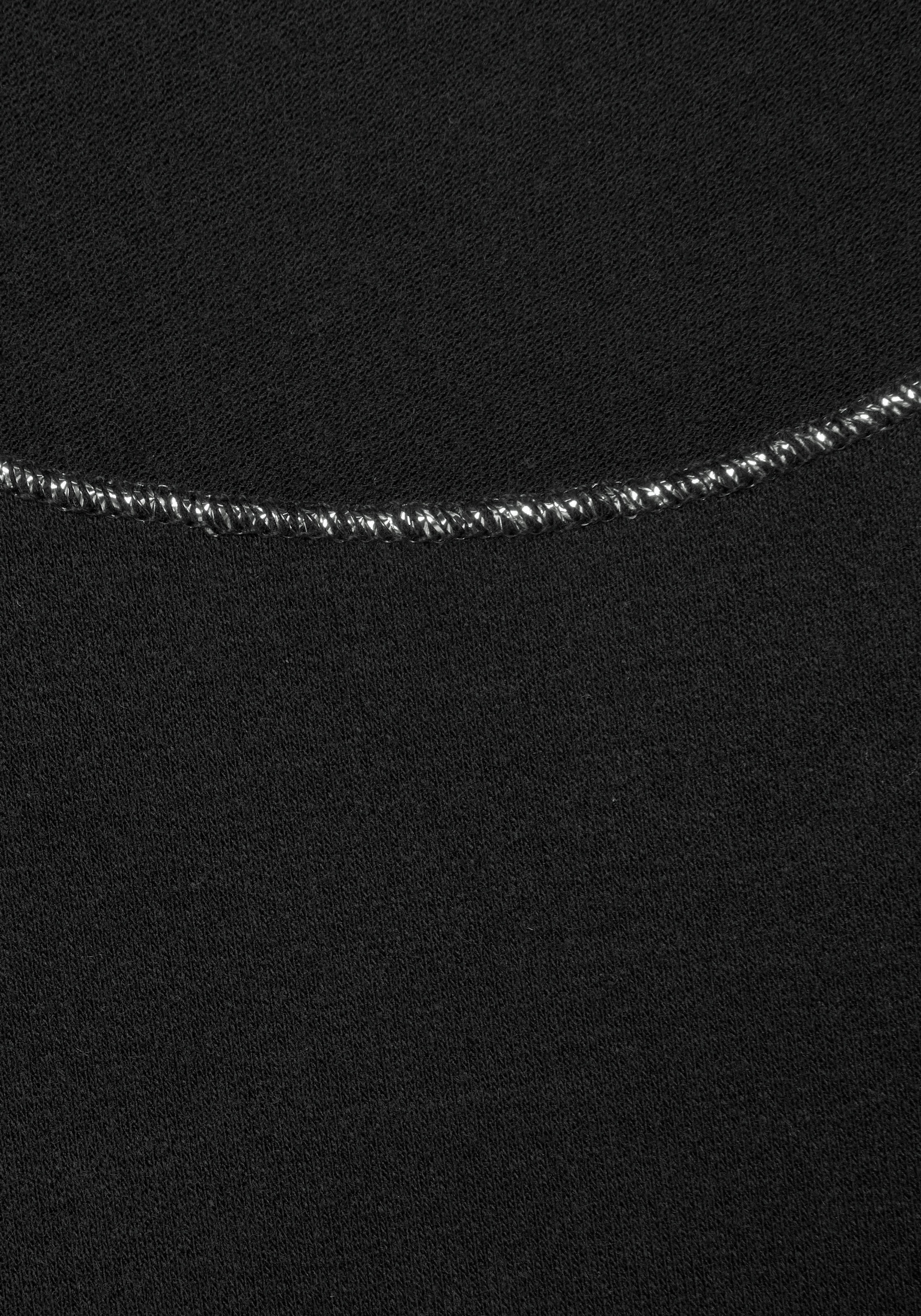 LASCANA Rundhalsshirt »mit eleganten Glitzerabschlüssen«, aus pflegeleichter Qualität