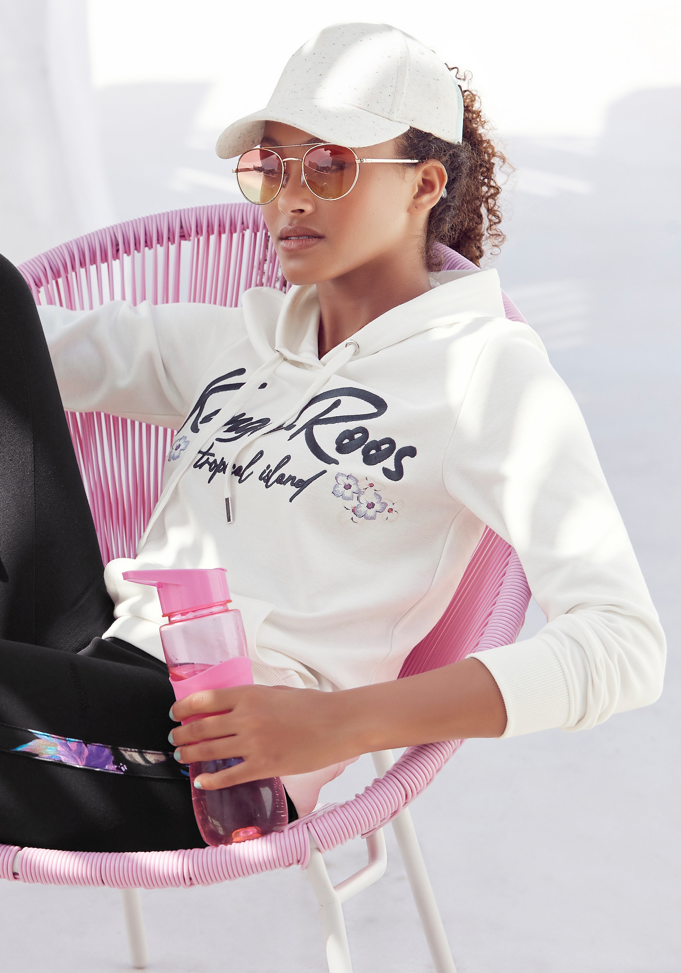 KangaROOS Kapuzensweatshirt, Mit Stickerei und Blumendruck, Loungeanzug, Hoodie