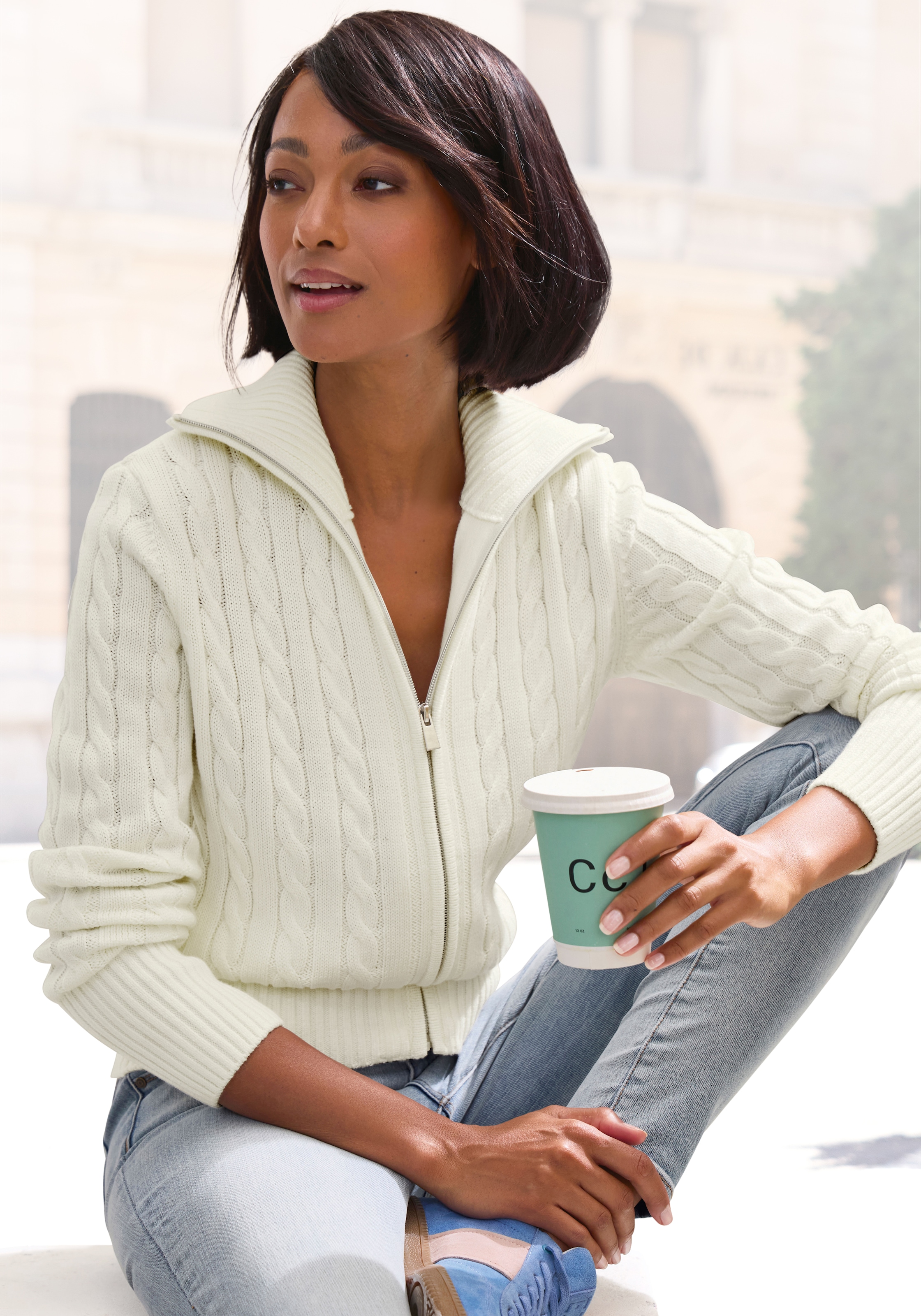 LASCANA Strickjacke mit Zopfstrickmuster, gemütlicher Cardigan mit Reißverschluss