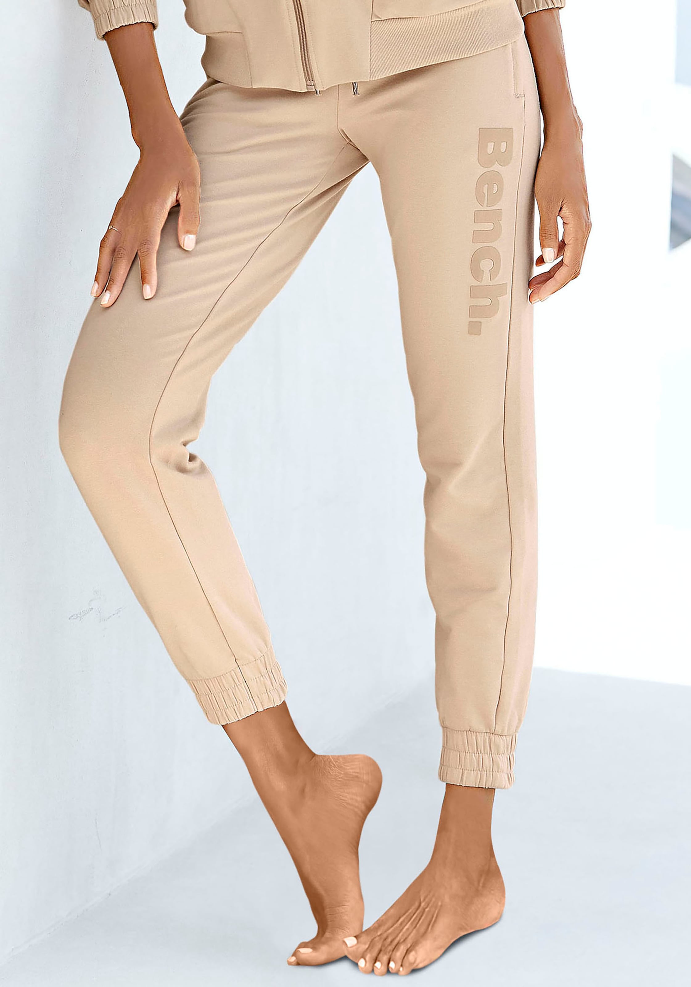 Bench. Loungewear Homewearhose, mit Reißverschluss Taschen, Loungeanzug