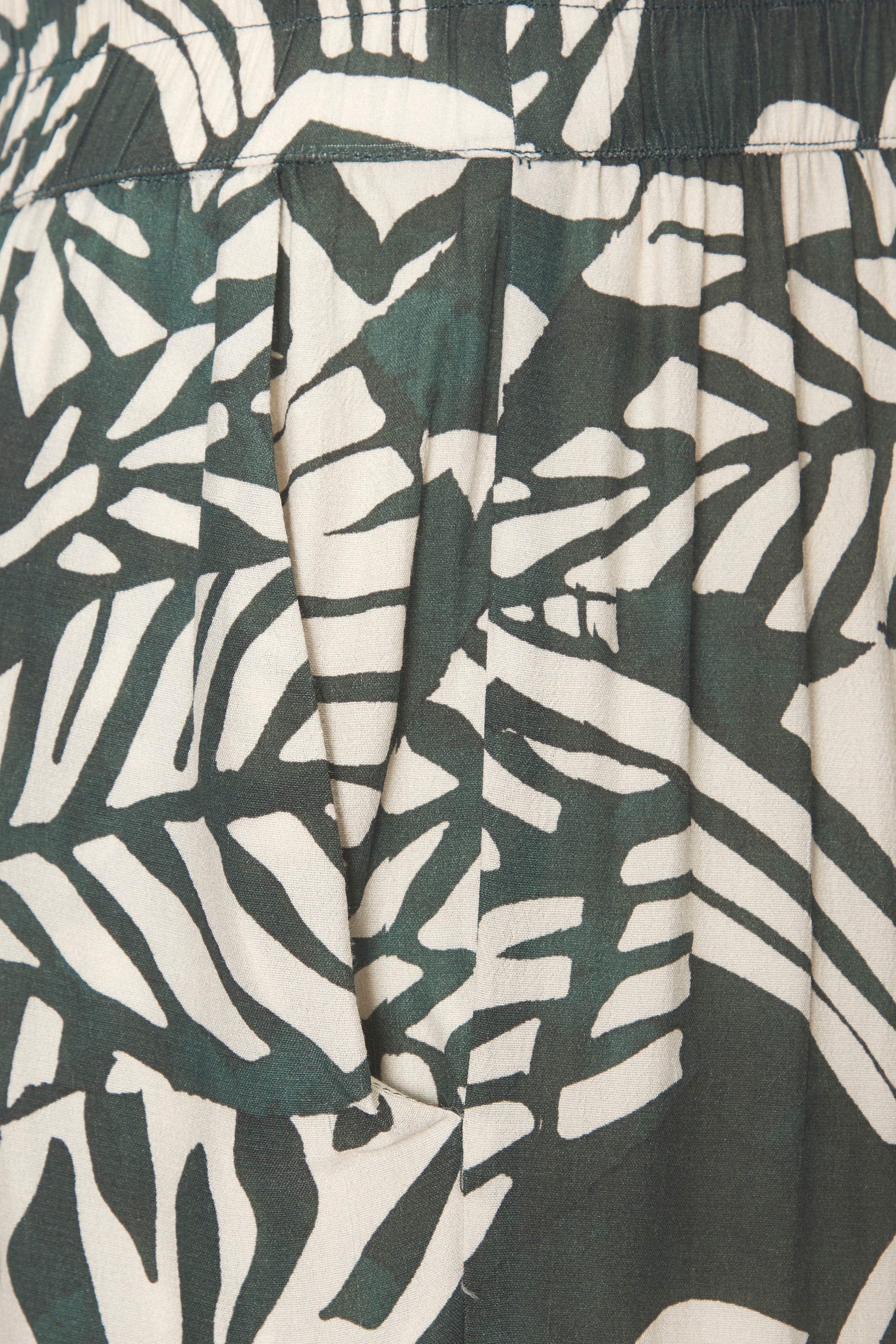 LASCANA Palazzohose, mit Alloverprint, Taschen, Wide-Leg, Stoffhose