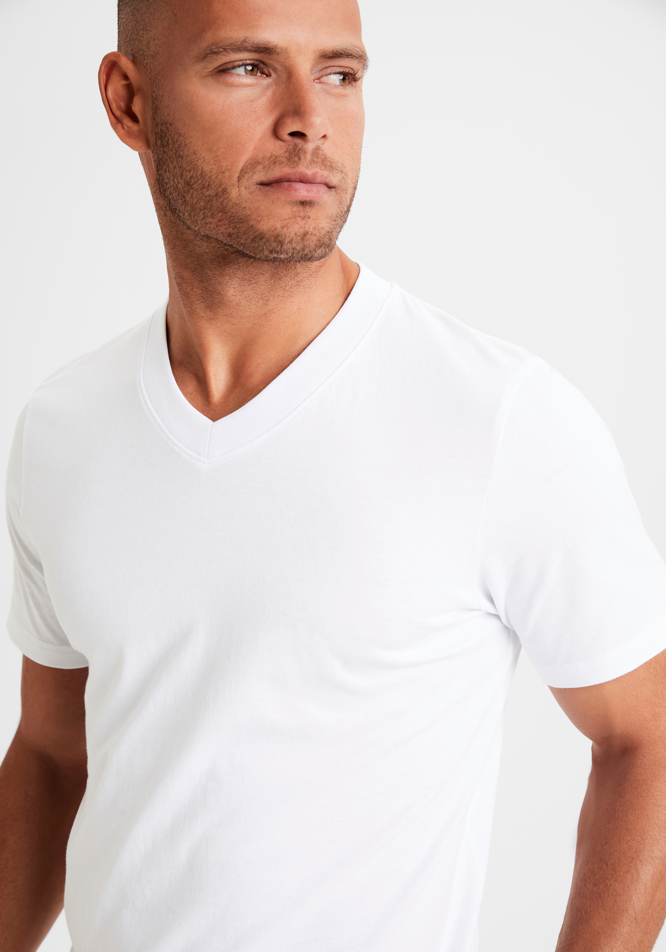 KangaROOS T-Shirt »Regular Fit,«, (2er-Pack), Freizeitshirt mit Kurzarm, V-Ausschnitt aus reine Baumwolle
