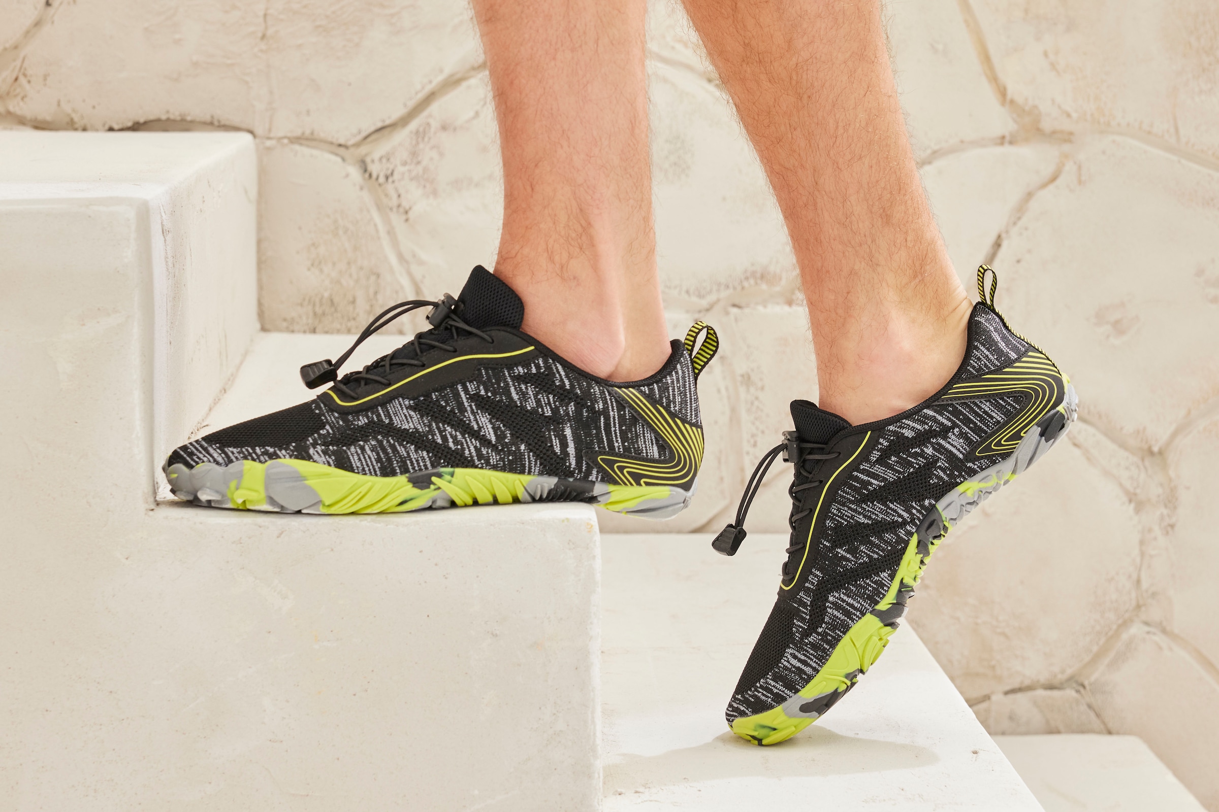 John Devin Sneaker »Freizeitschuh,«, mit elastischen Bändern für schnelles Reinschlüpfen, Unisex VEGAN
