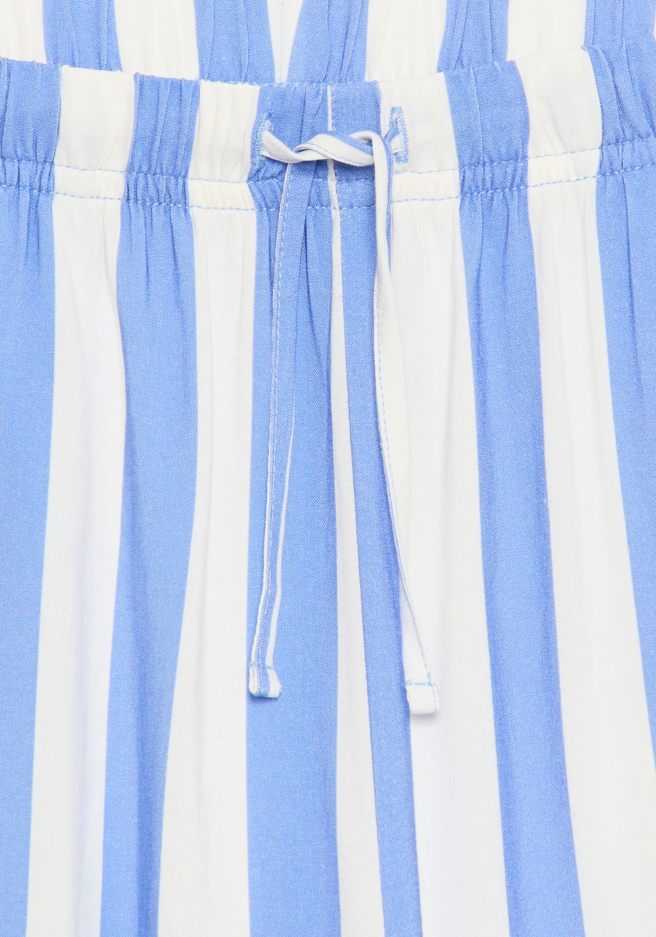 s.Oliver  mit breitem Aufschlag am Saum