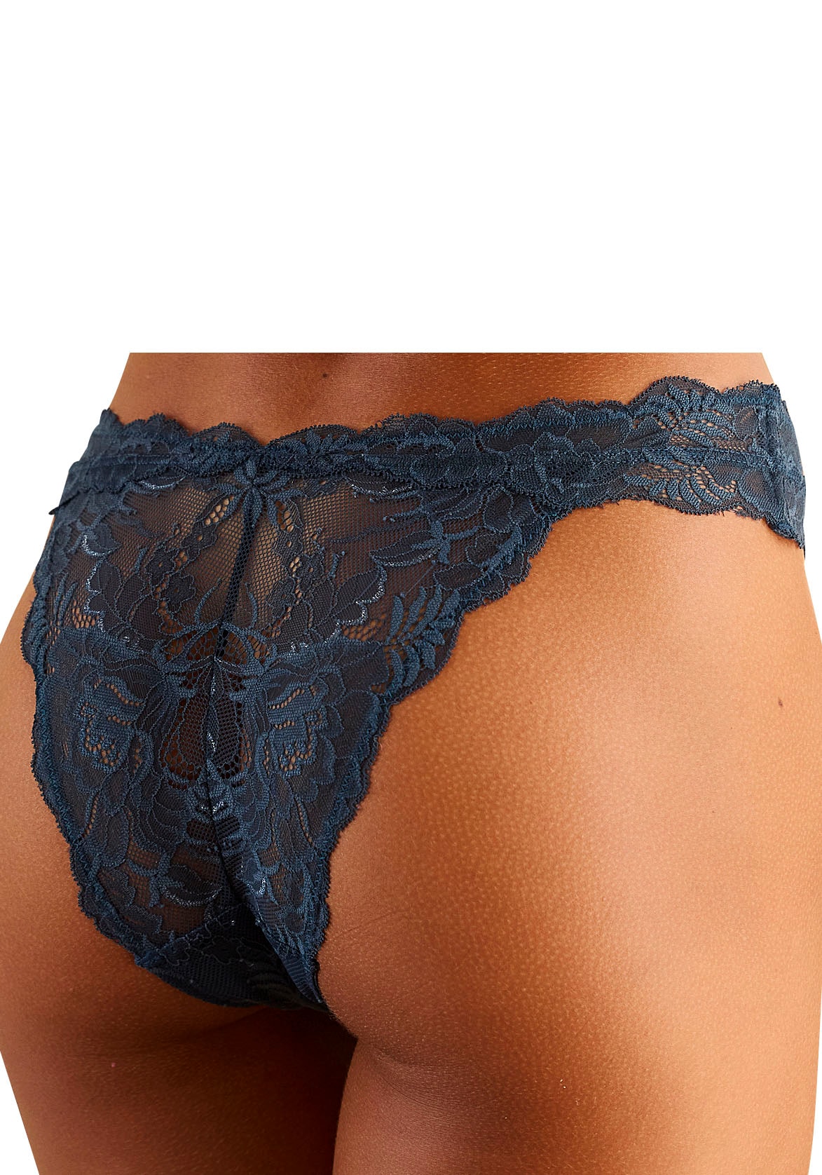 LASCANA Tanga , rundherum aus edler Spitze