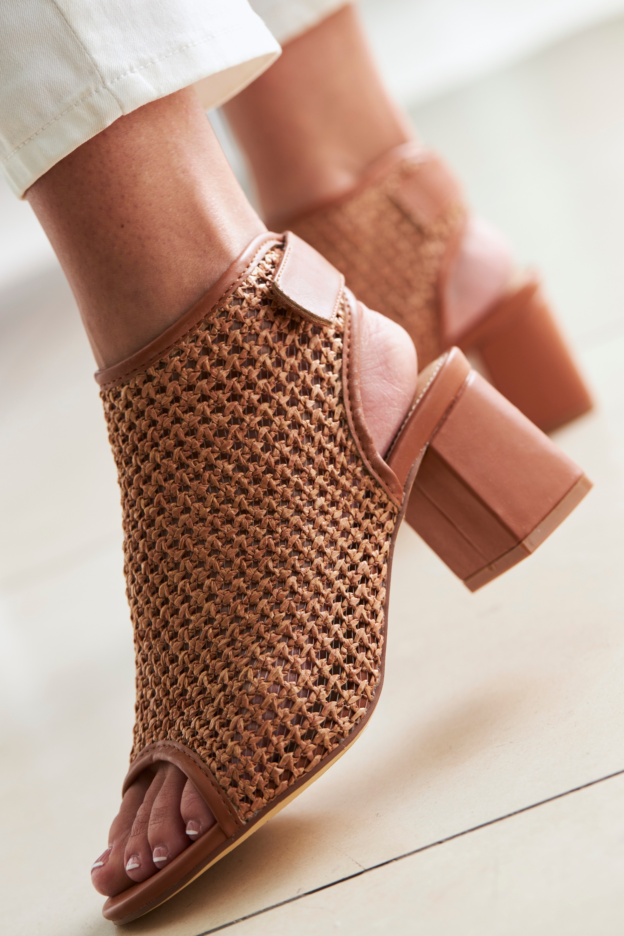 LASCANA Sandalette »Sommerschuh«, Sandale, Sommerschuh in modischer Flecht-Optik VEGAN