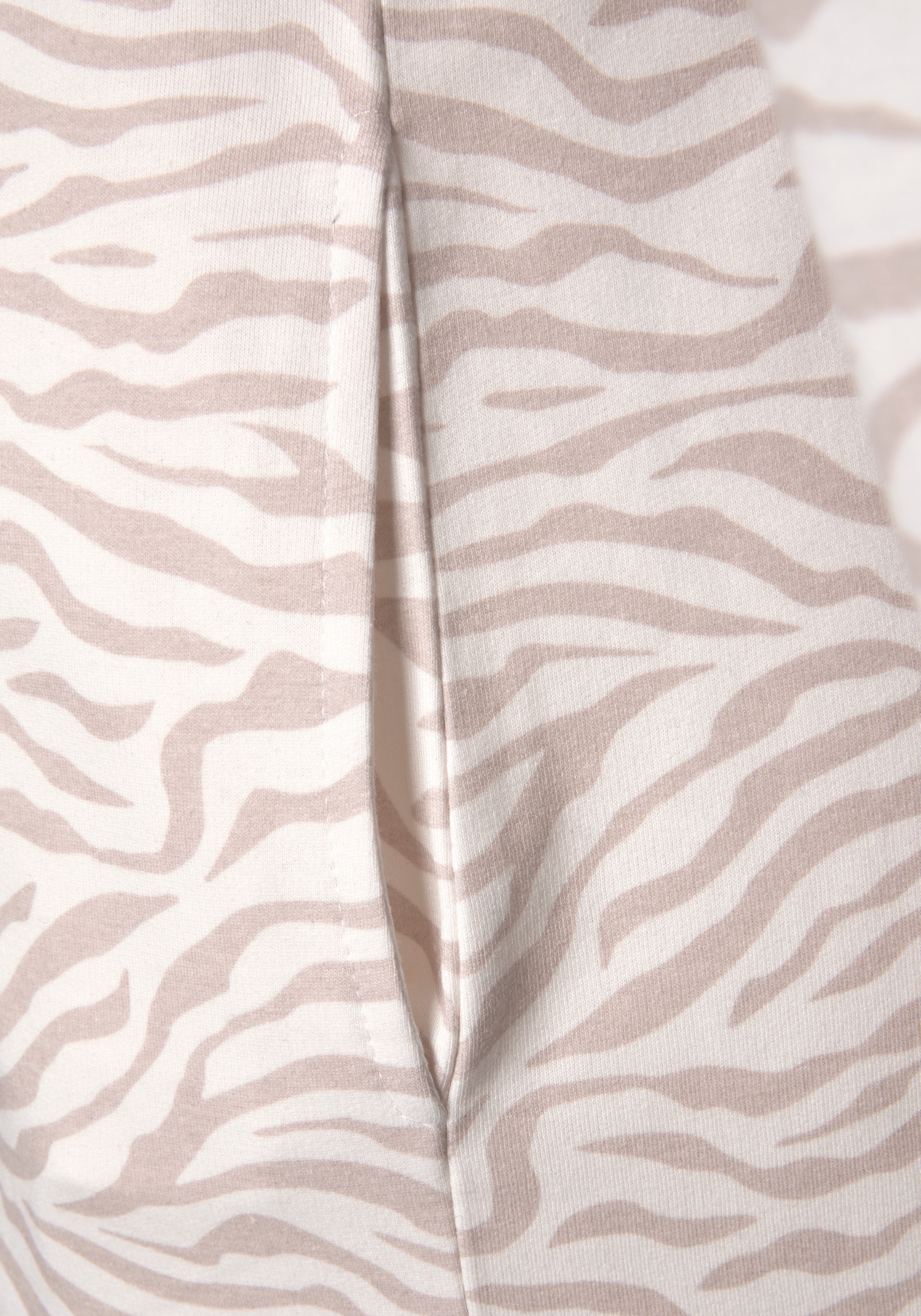 LASCANA Sweatkleid, mit Kapuze und seitlichen Eingrifftaschen, Loungewear