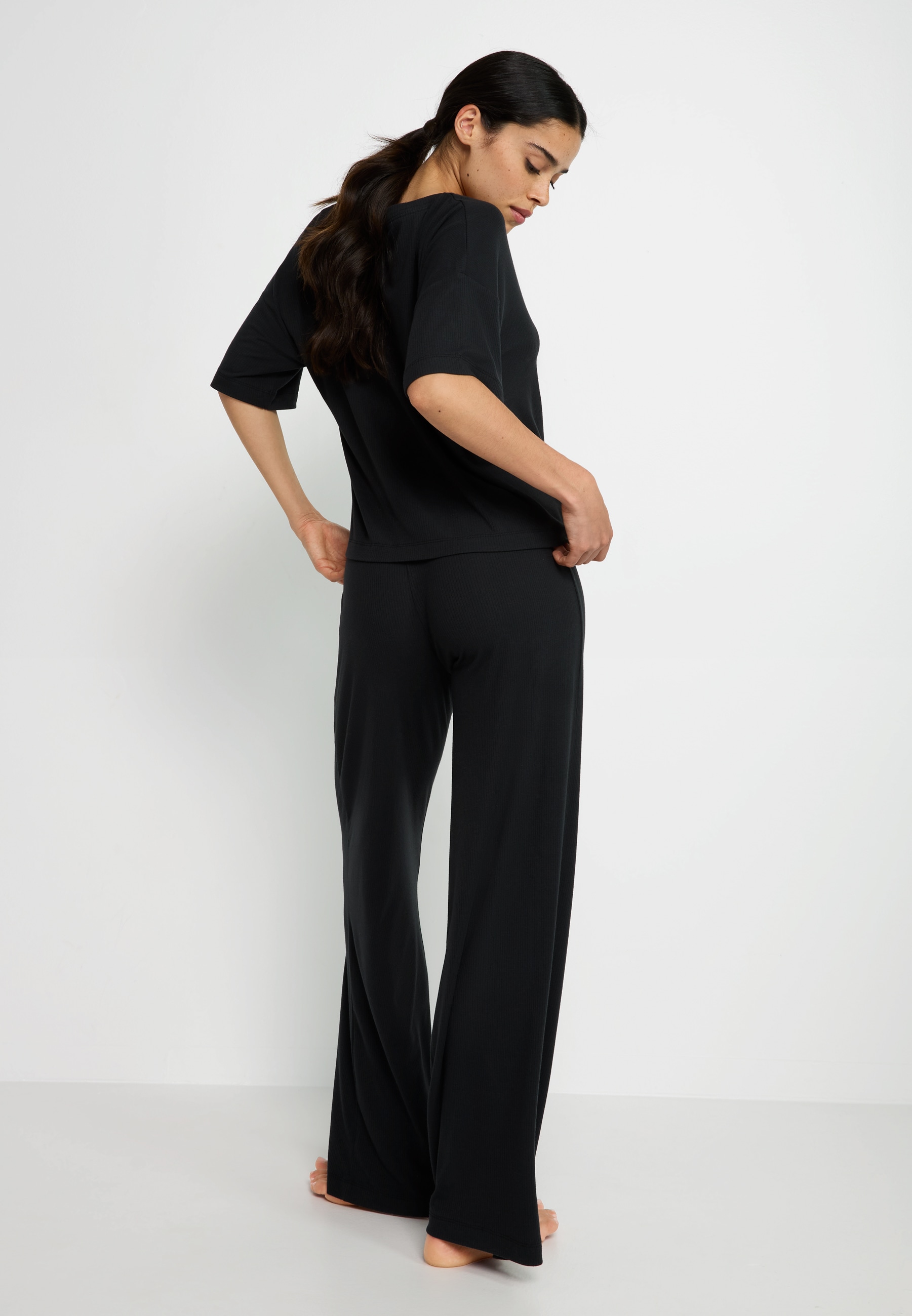 LSCN by LASCANA Pyjama Set, 2 Stk. mit kleiner Zierknopfleiste an der Hose