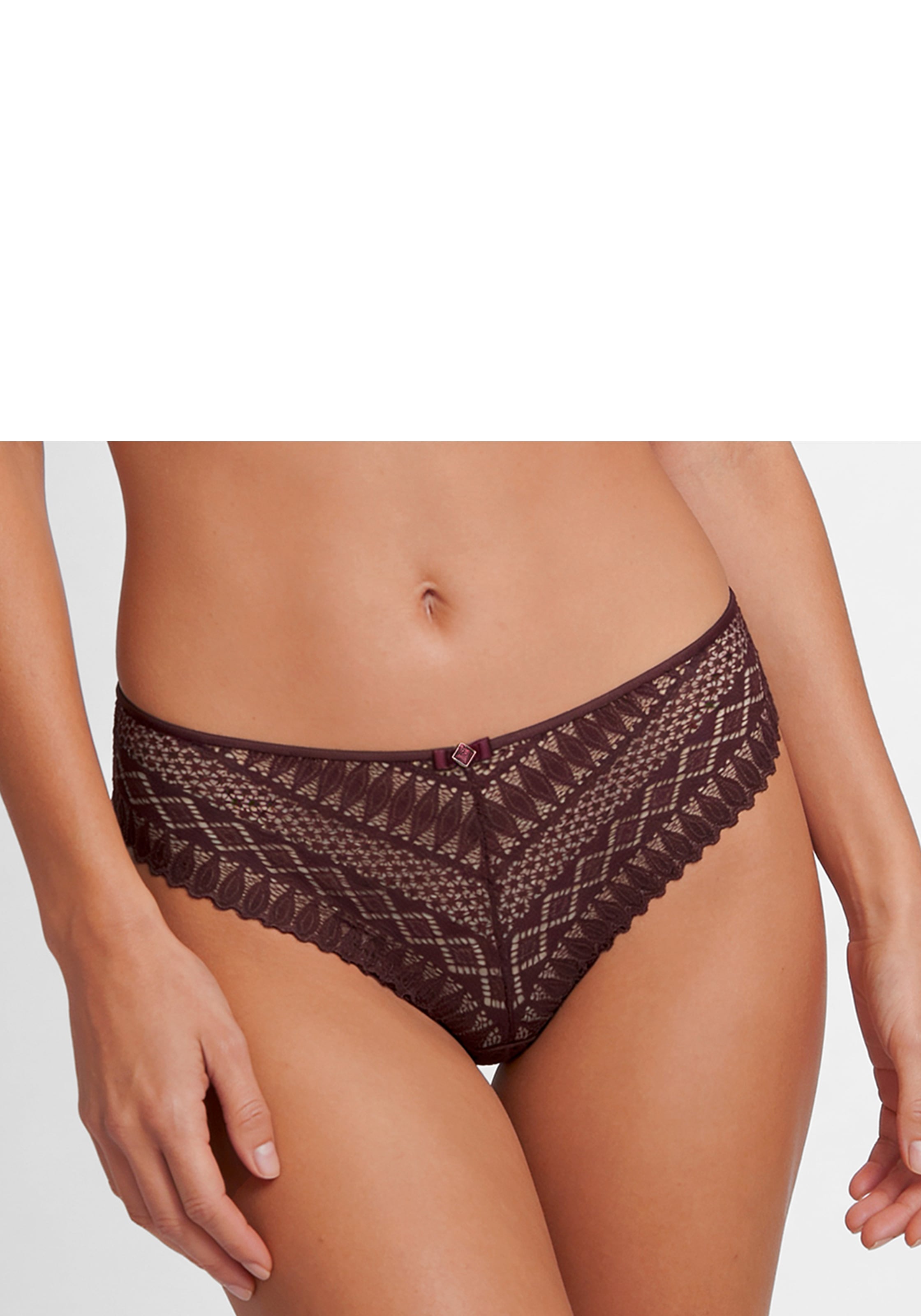 LASCANA Panty »Nina« mit edlem Schmuckaccessoire