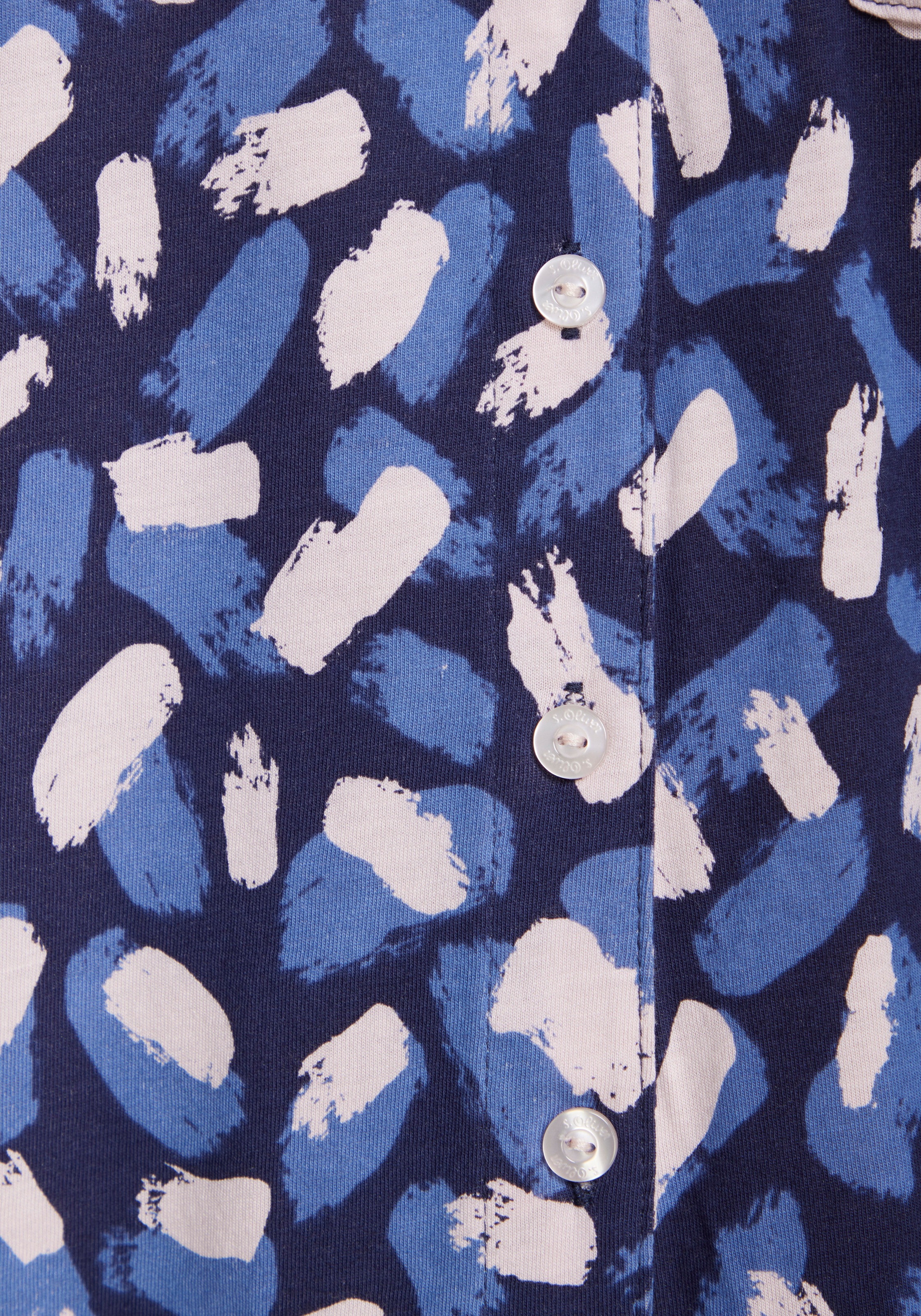 s.Oliver Pyjamaoberteil Mit schönem Alloverdruck