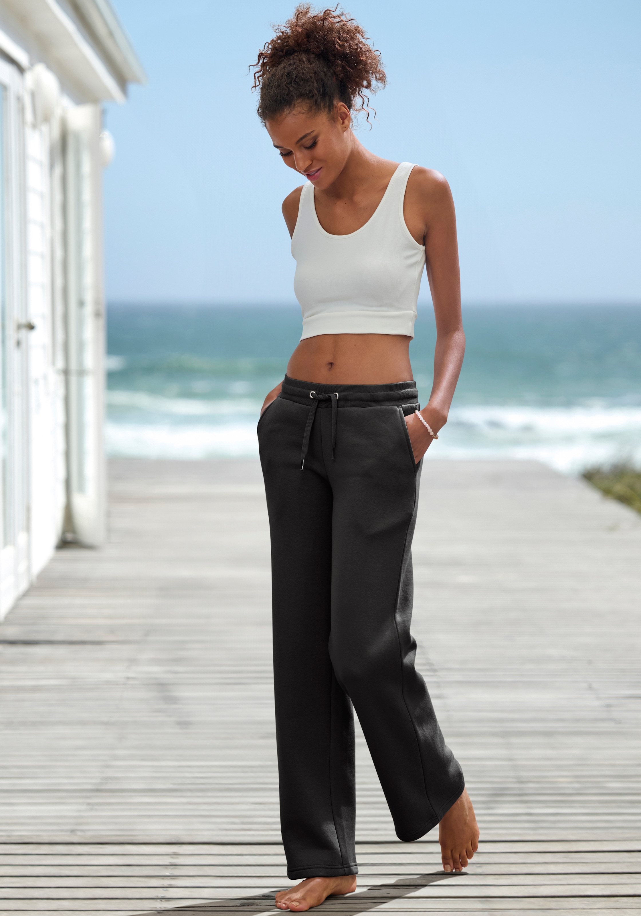 H.I.S Relaxhose  mit weitem Bein und aus ultraweicher Sweatqualität, Loungewear