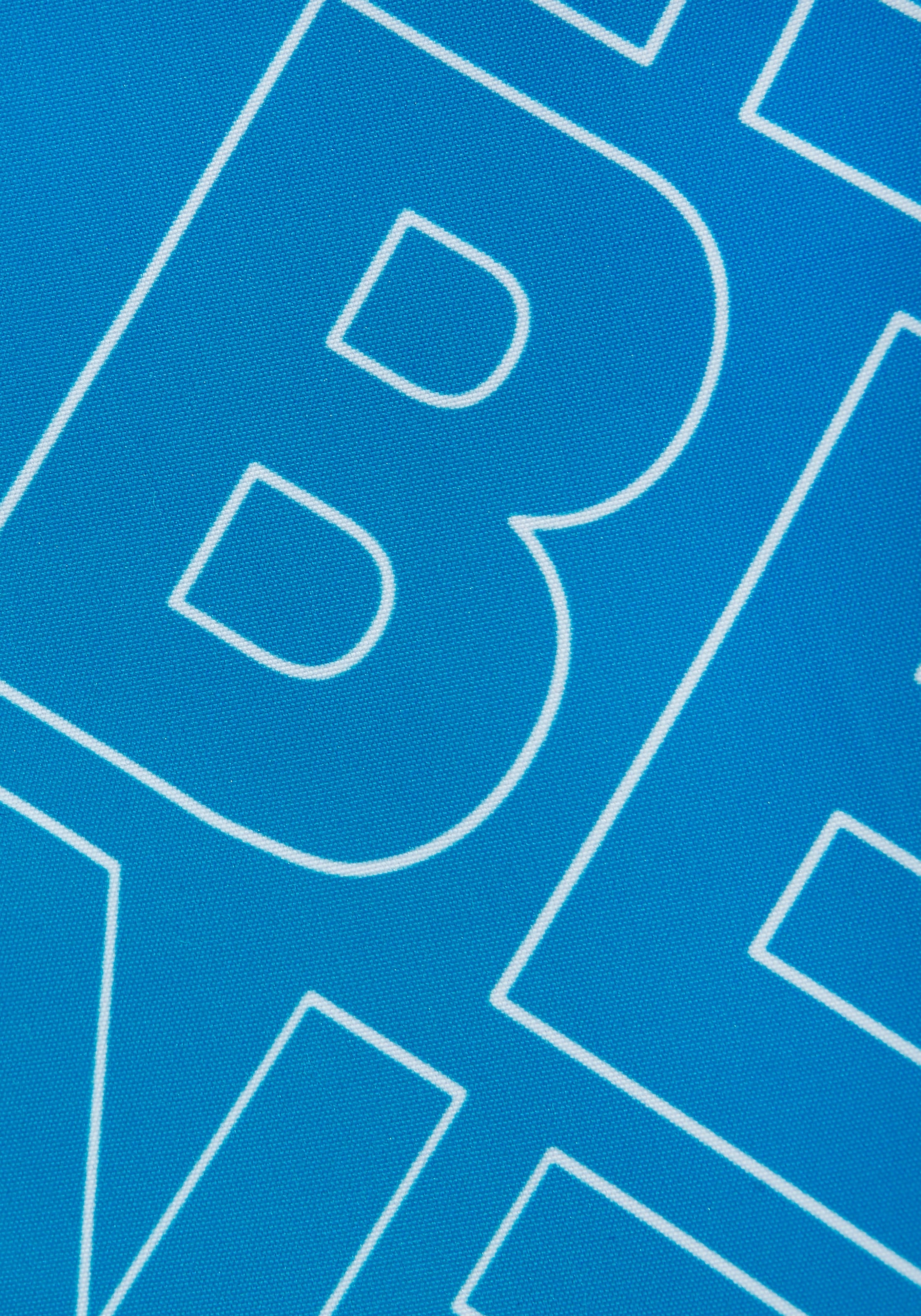 Bench. Badehose mit modernem Logoschriftzug