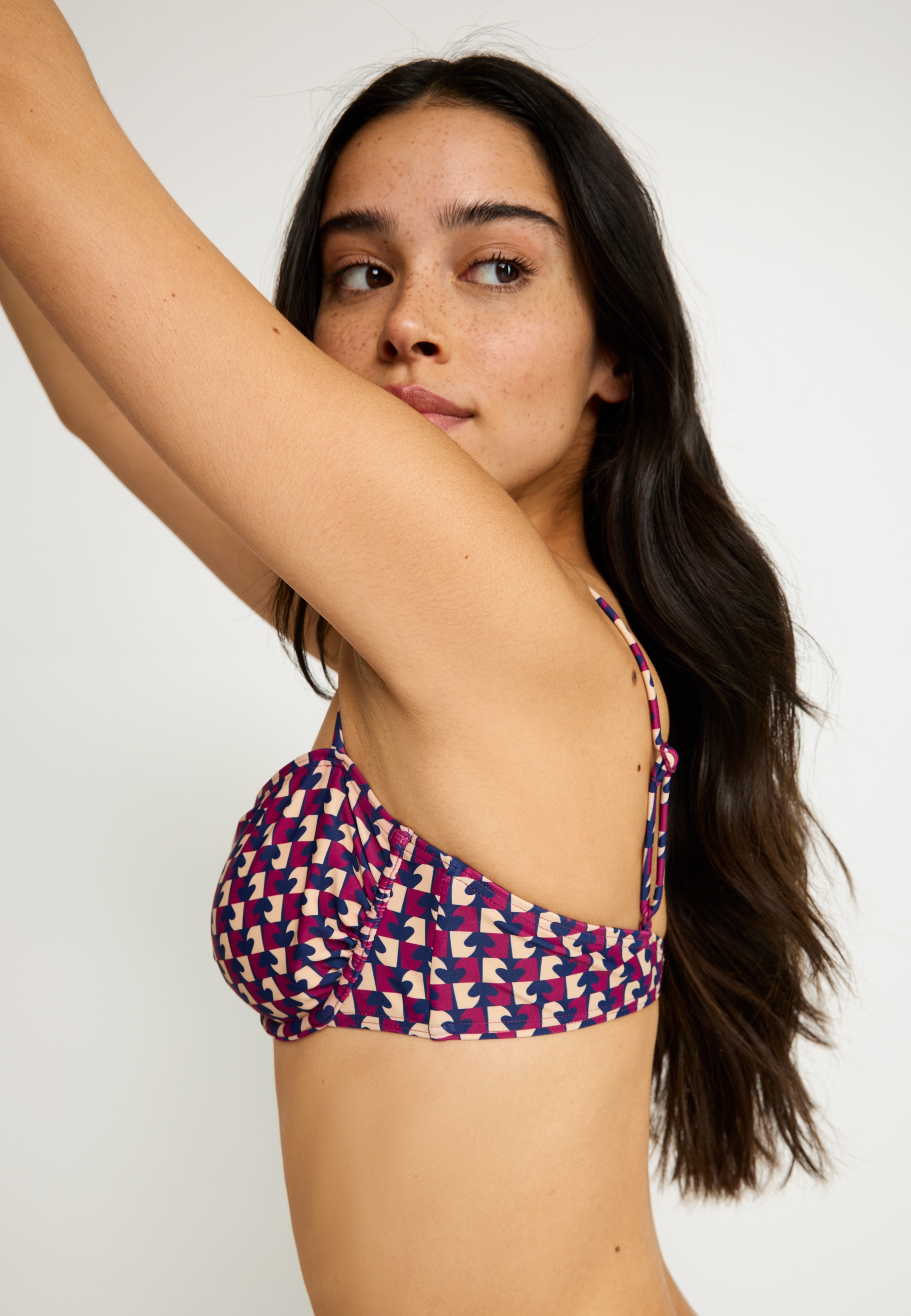 LSCN by LASCANA Bügel-Bikini, mit trendigem Allover-Print