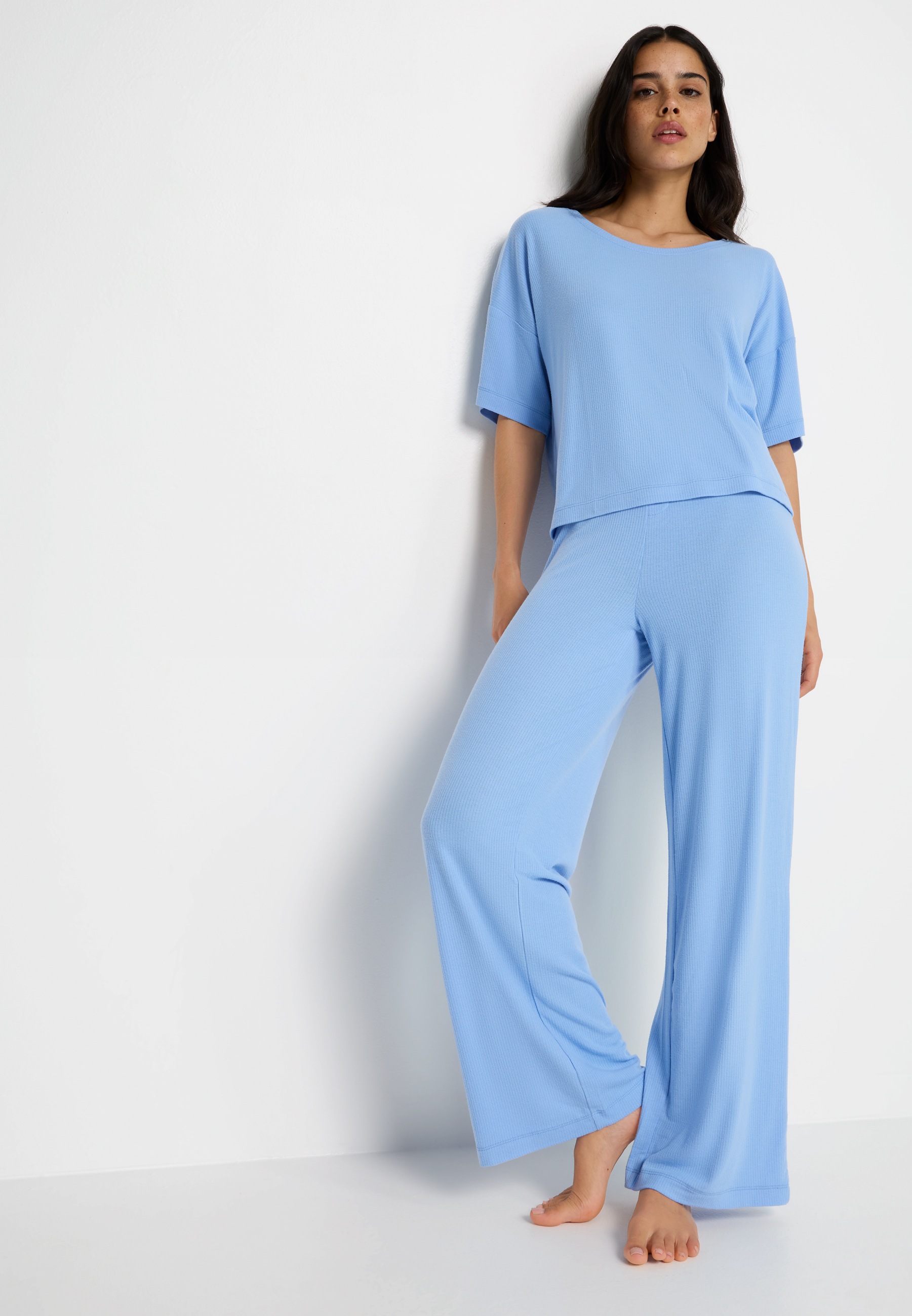 LSCN by LASCANA Pyjama Set, 2-teilig, 2 tlg. mit kleiner Zierknopfleiste an der Hose