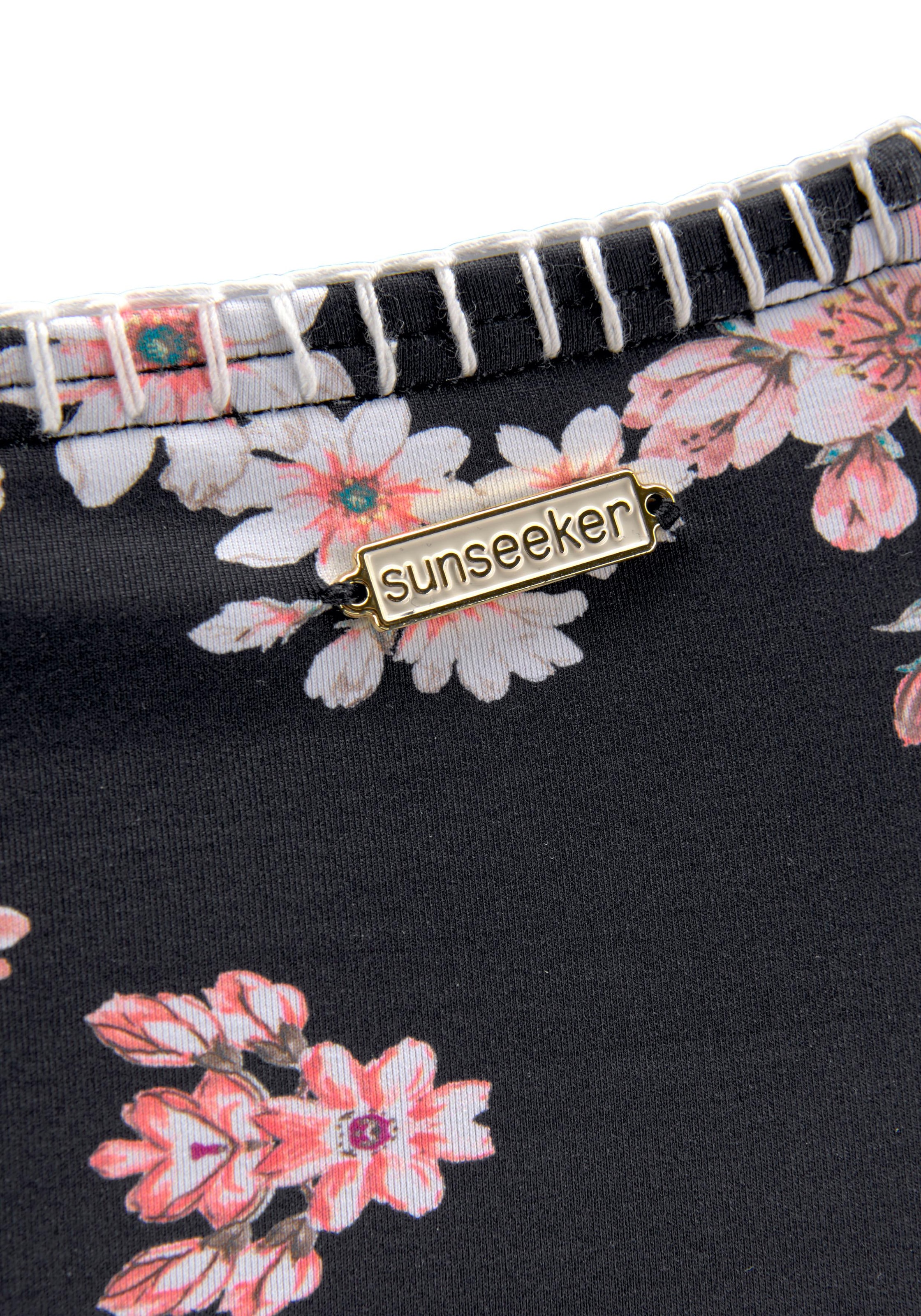 Sunseeker Highwaist-Bikini-Hose »Ditsy«, mit Häkelkante und seitlichen Zierbändern