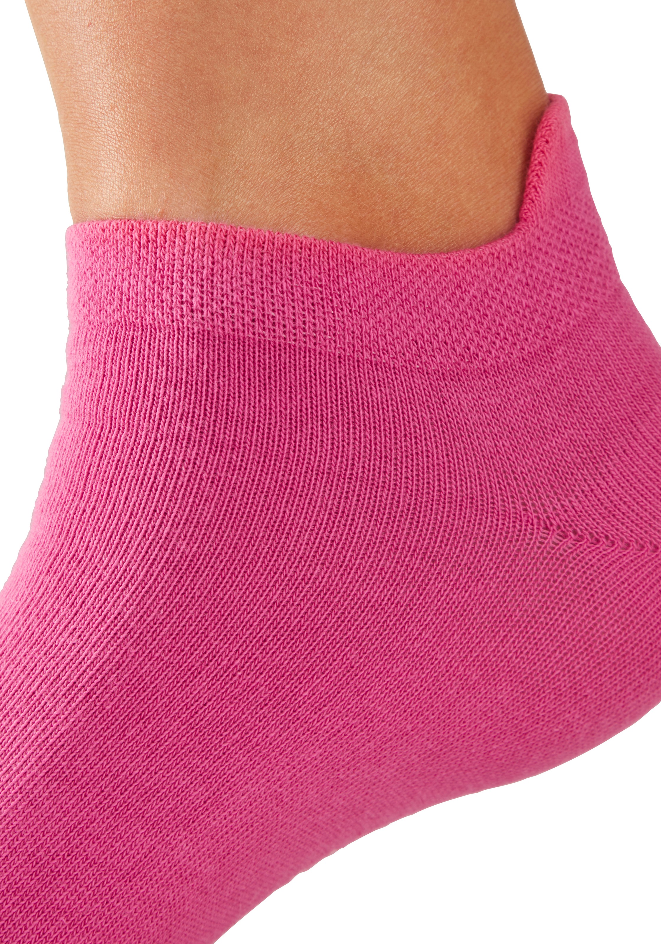 LASCANA Sneakersocken »für Damen mit eingestricktem Markenlogo« Box, Box, 7 Paar tlg. in ansprechender Geschenkbox