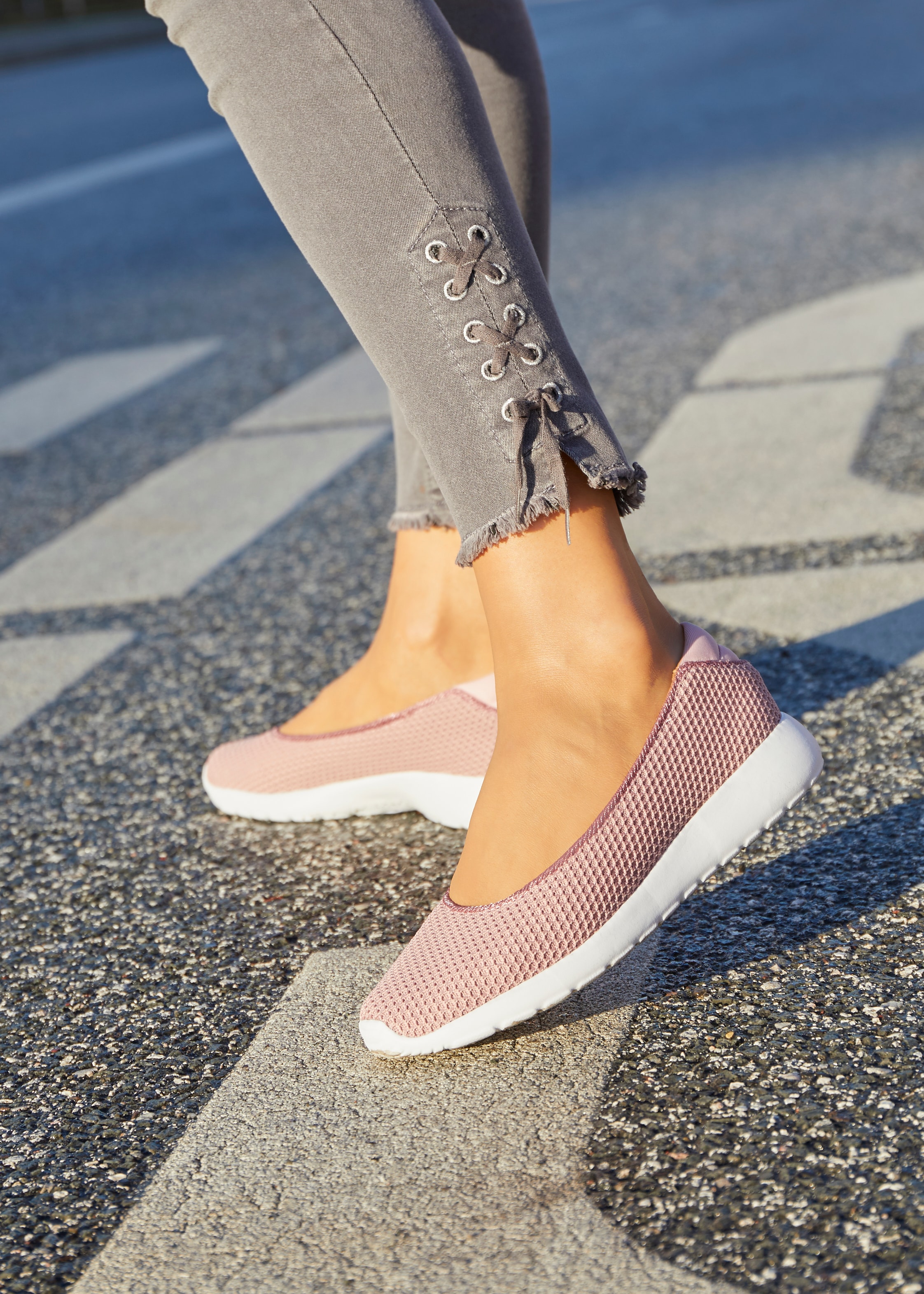 LASCANA Ballerina »Freizeitschuh, Slipper, Halbschuh,«, zum Reinschlüpfen, leichte Mesh-Optik VEGAN