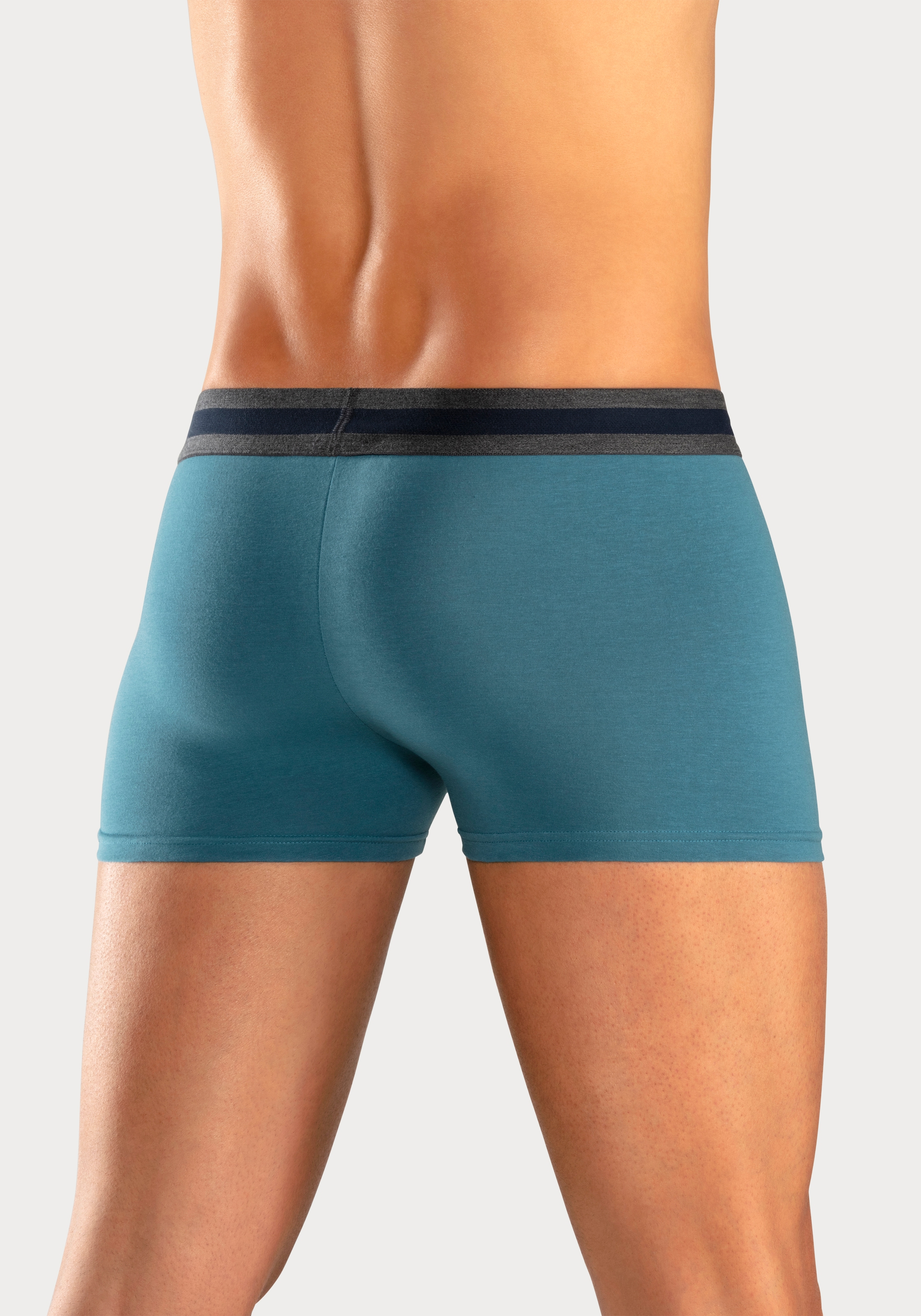 Bench. Boxer »Boxershorts für Herren«, (Packung, 4 St.), Unterhosen mit Overlock-Nähten vorn
