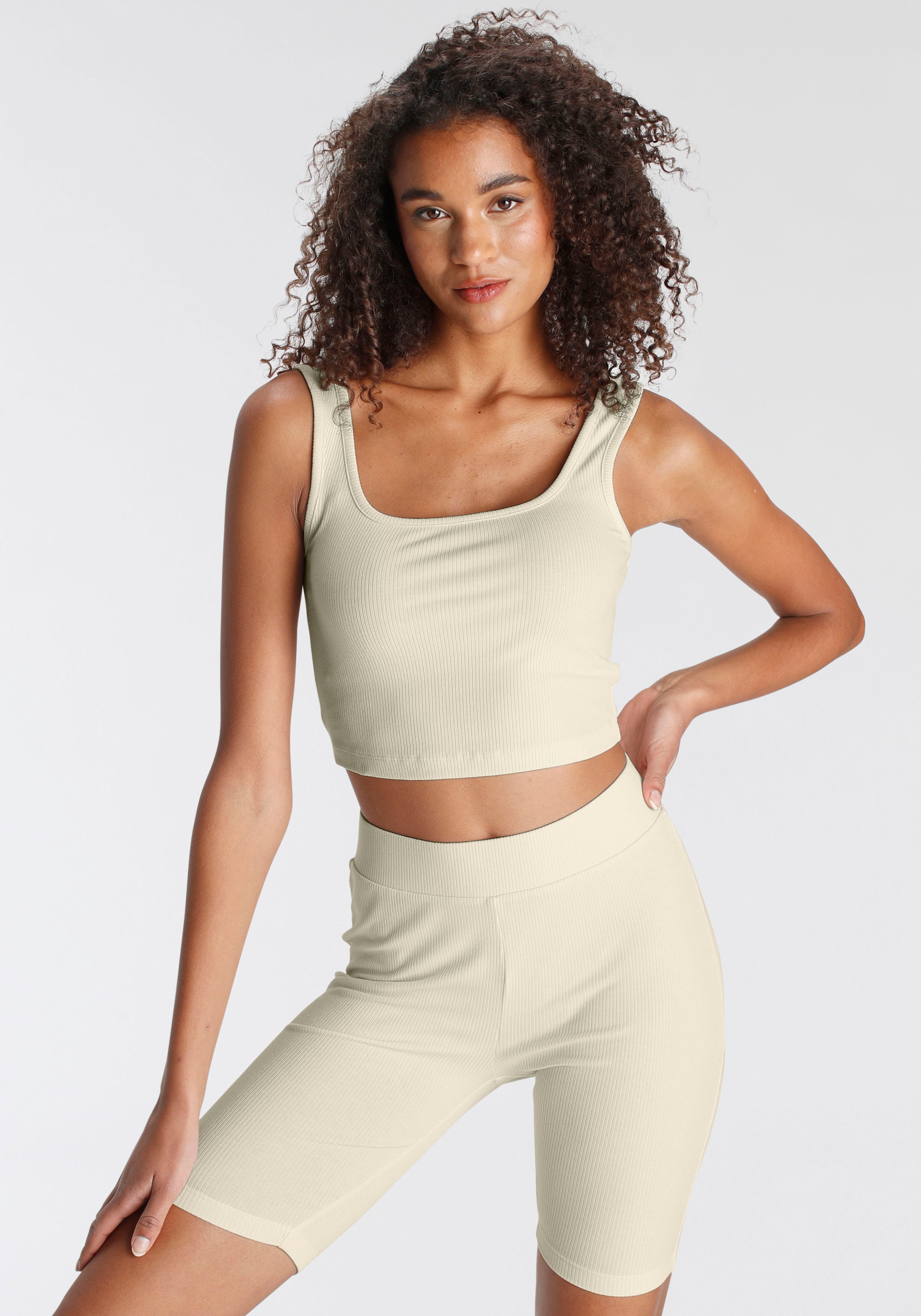 LASCANA Shorty, bestehend aus Top und Shorts aus Rippmaterial, Homewear-Set