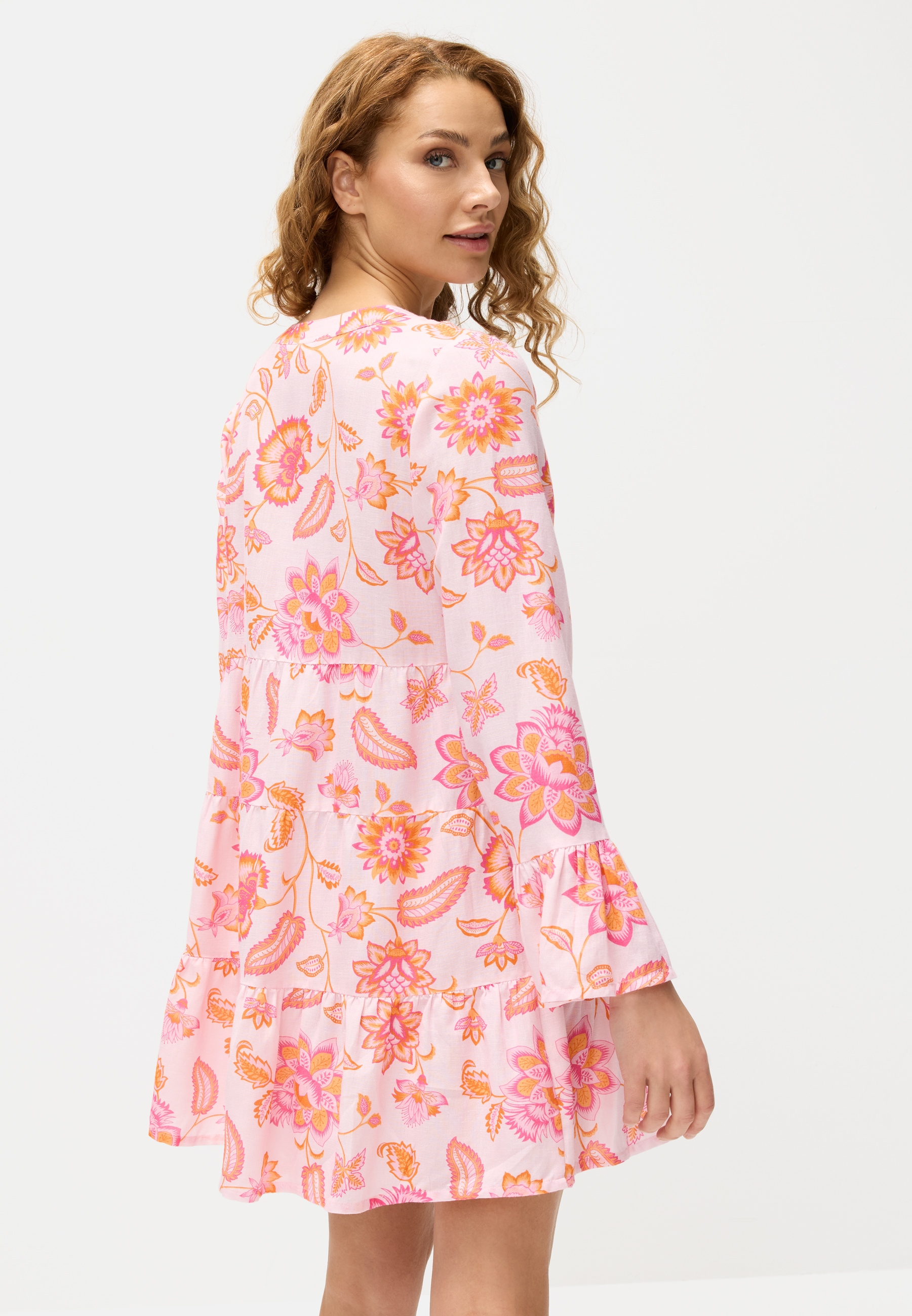 LASCANA Longbluse mit modischen Volants