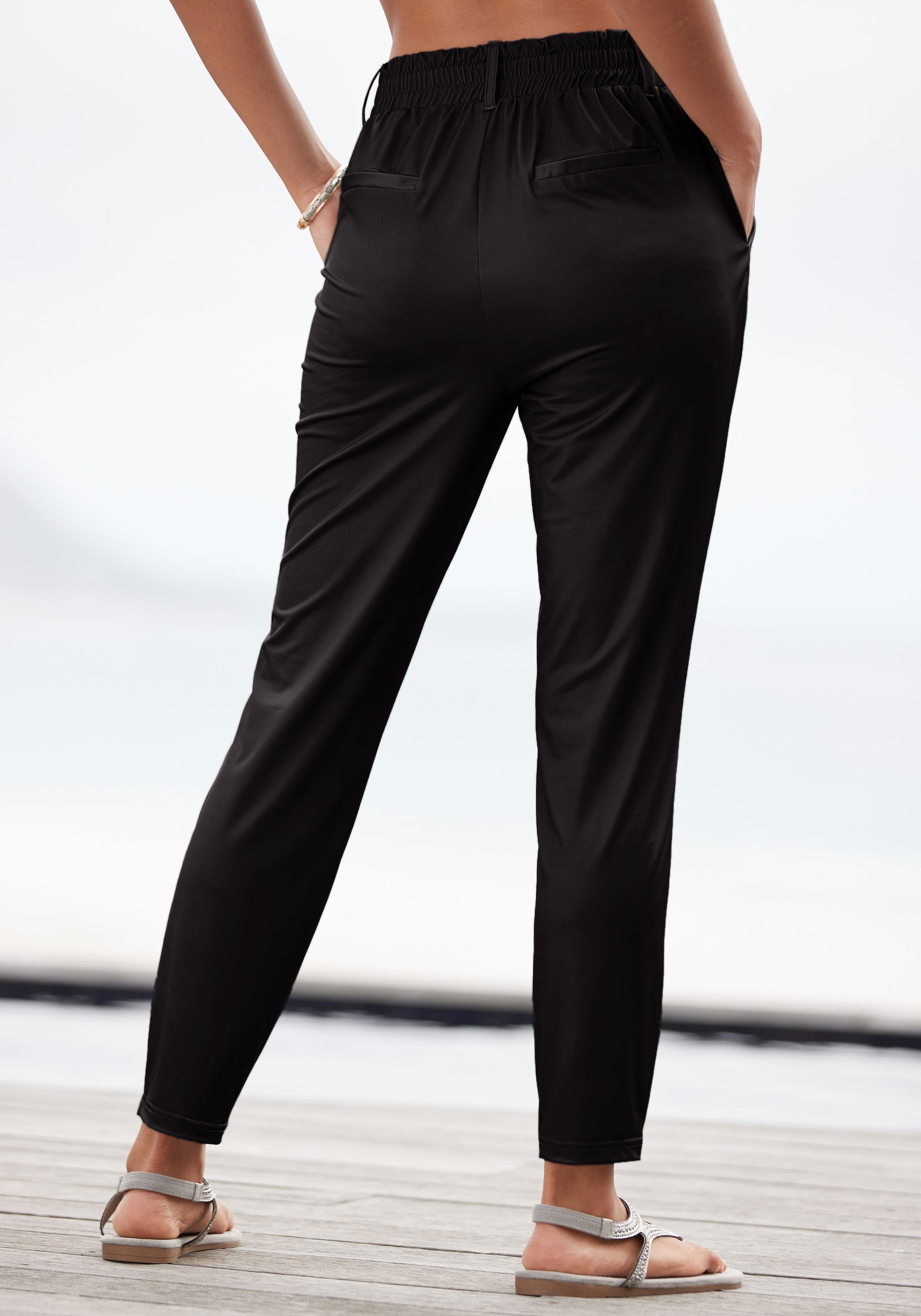LASCANA Schlupfhose, aus glatter Jerseyqualität, leichte Sommerhose mit Taschen, bügelfrei