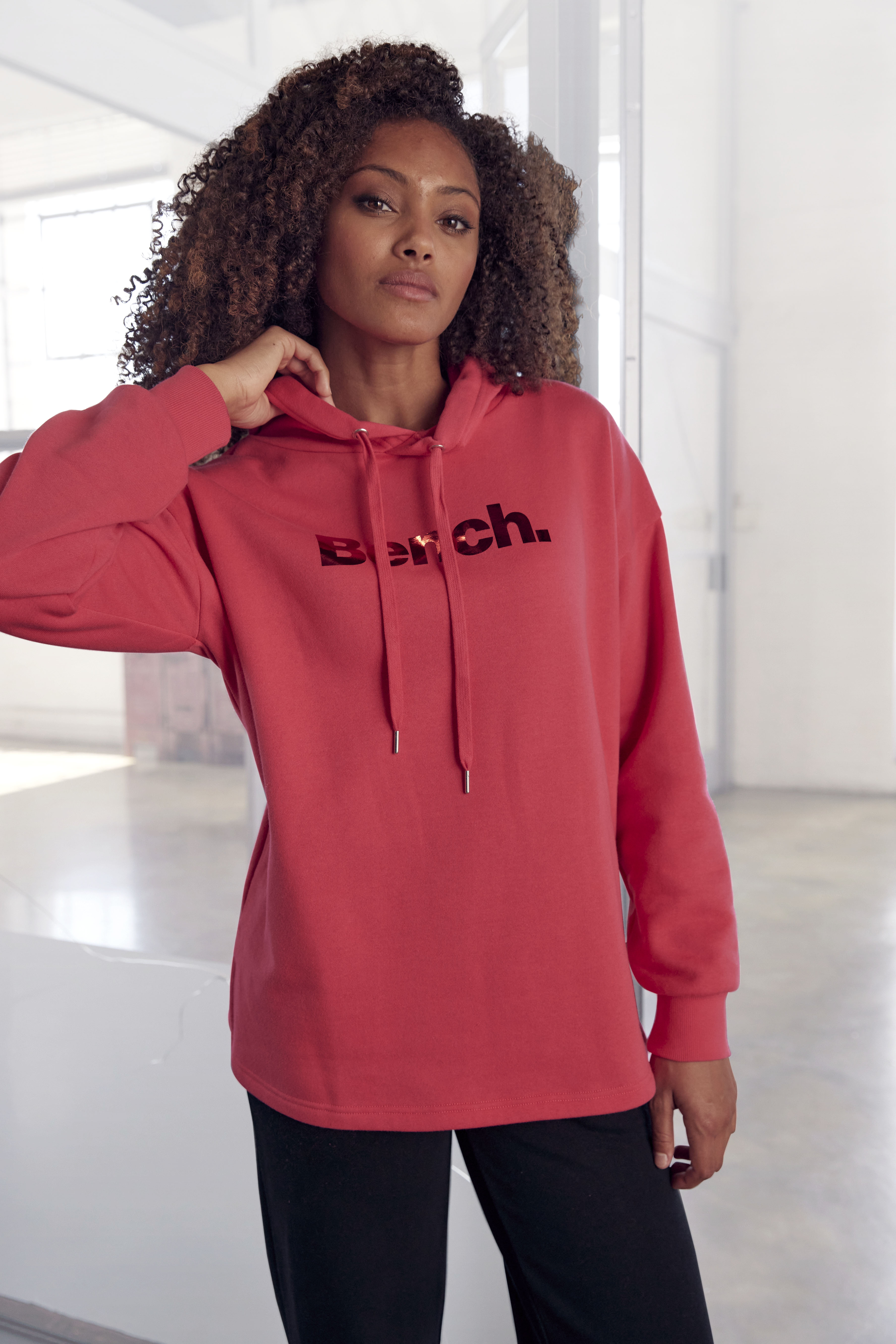 Bench. Loungewear Hoodie »-Kapuzensweatshirt«, mit glänzendem Logodruck,  Loungewear, Loungeanzug » LASCANA | Bademode, Unterwäsche & Lingerie online  kaufen