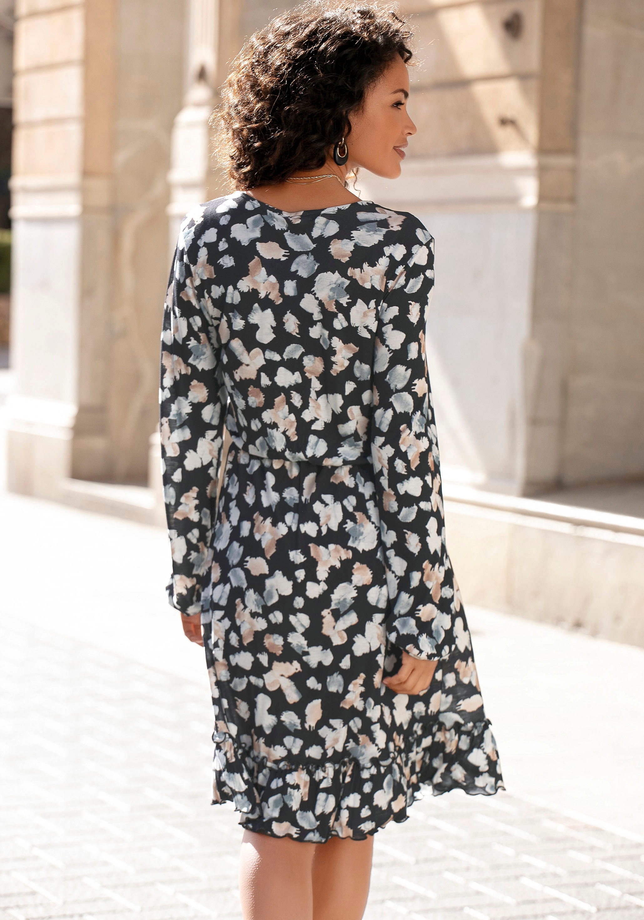 LASCANA Jerseykleid, mit Alloverdruck, elegantes Blusenkleid, casual-chic