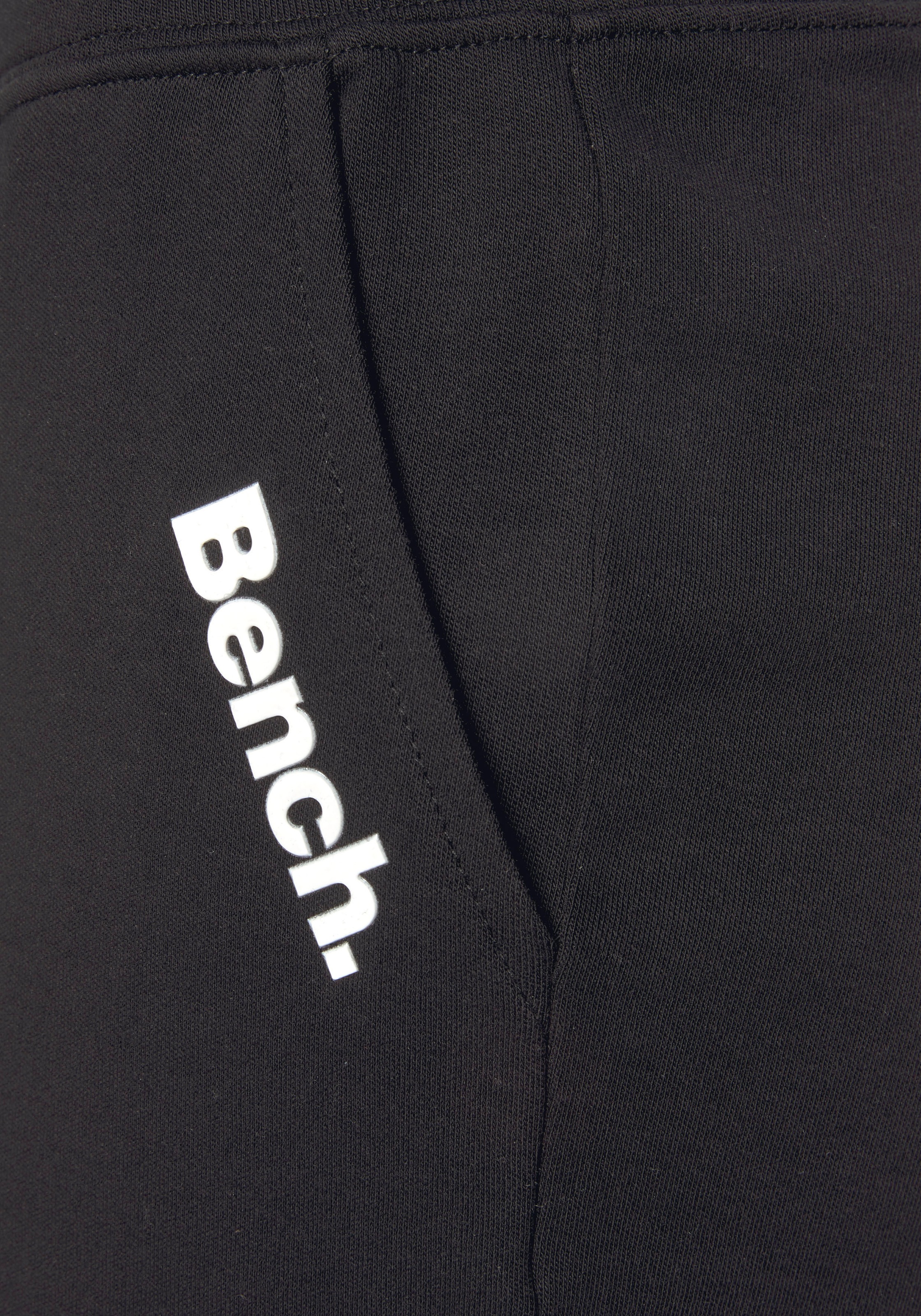 Bench. Loungewear Sweathose, mit Druckknöpfen am Bund, Loungeanzug »  LASCANA | Bademode, Unterwäsche & Lingerie online kaufen