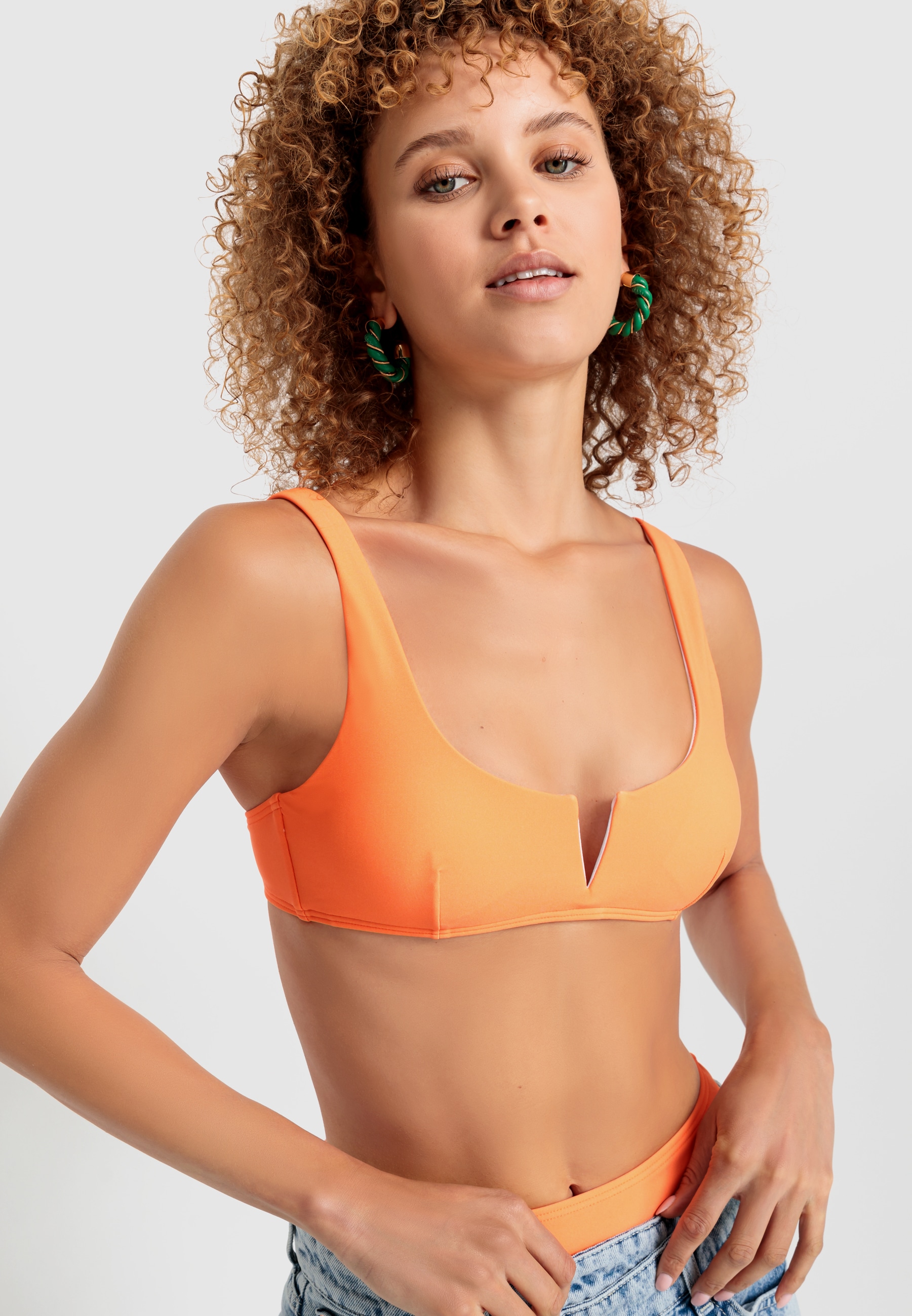 LSCN by LASCANA Bustier-Bikini-Top »Gina«, mit V-Ausschnitt vorne » LASCANA  | Bademode, Unterwäsche & Lingerie online kaufen